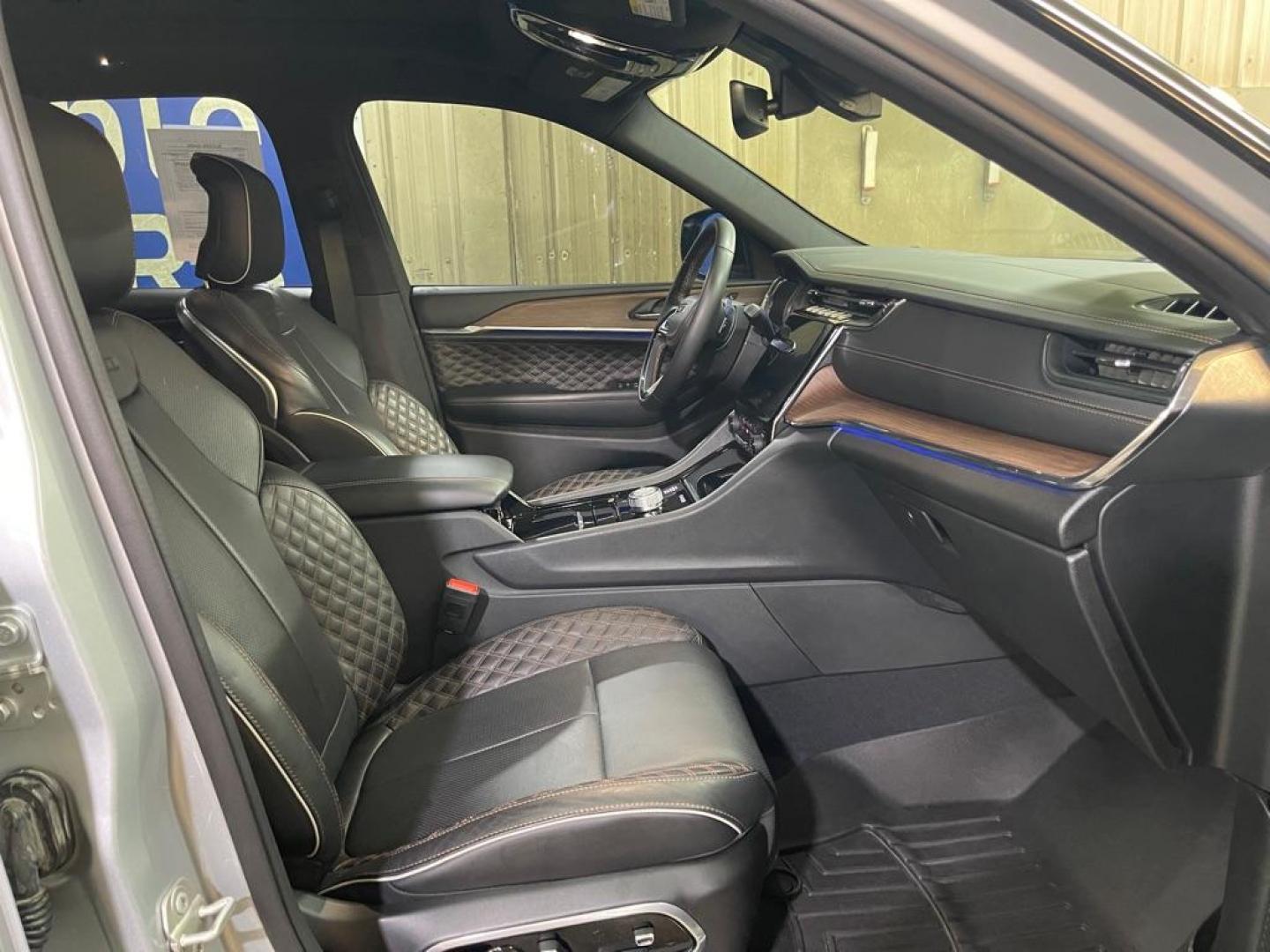 2023 SILVER JEEP GRAND CHEROKEE SUMMIT (1C4RJHEG6P8) with an 3.6L engine, Automatic transmission, located at 2525 S. Cushman, Fairbanks, AK, 99701, (907) 452-5707, 64.824036, -147.712311 - Photo#3