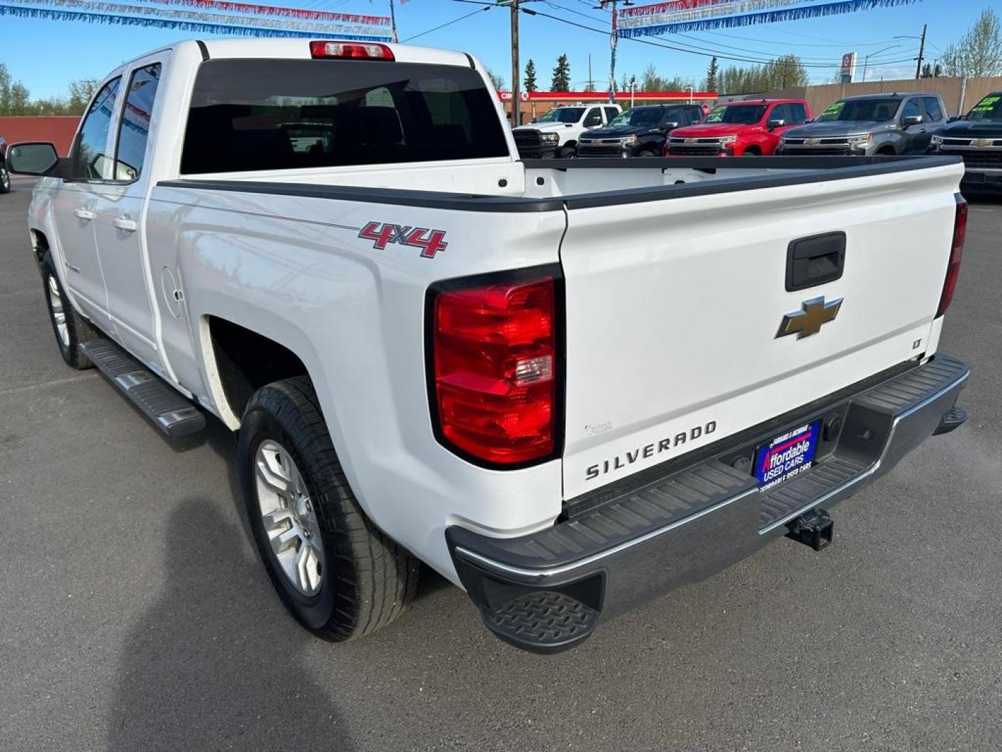 2016 WHITE CHEVROLET SILVERADO 1500 LT (1GCVKREC4GZ) with an 5.3L engine, Automatic transmission, located at 2525 S. Cushman, Fairbanks, AK, 99701, (907) 452-5707, 64.824036, -147.712311 - Photo#3