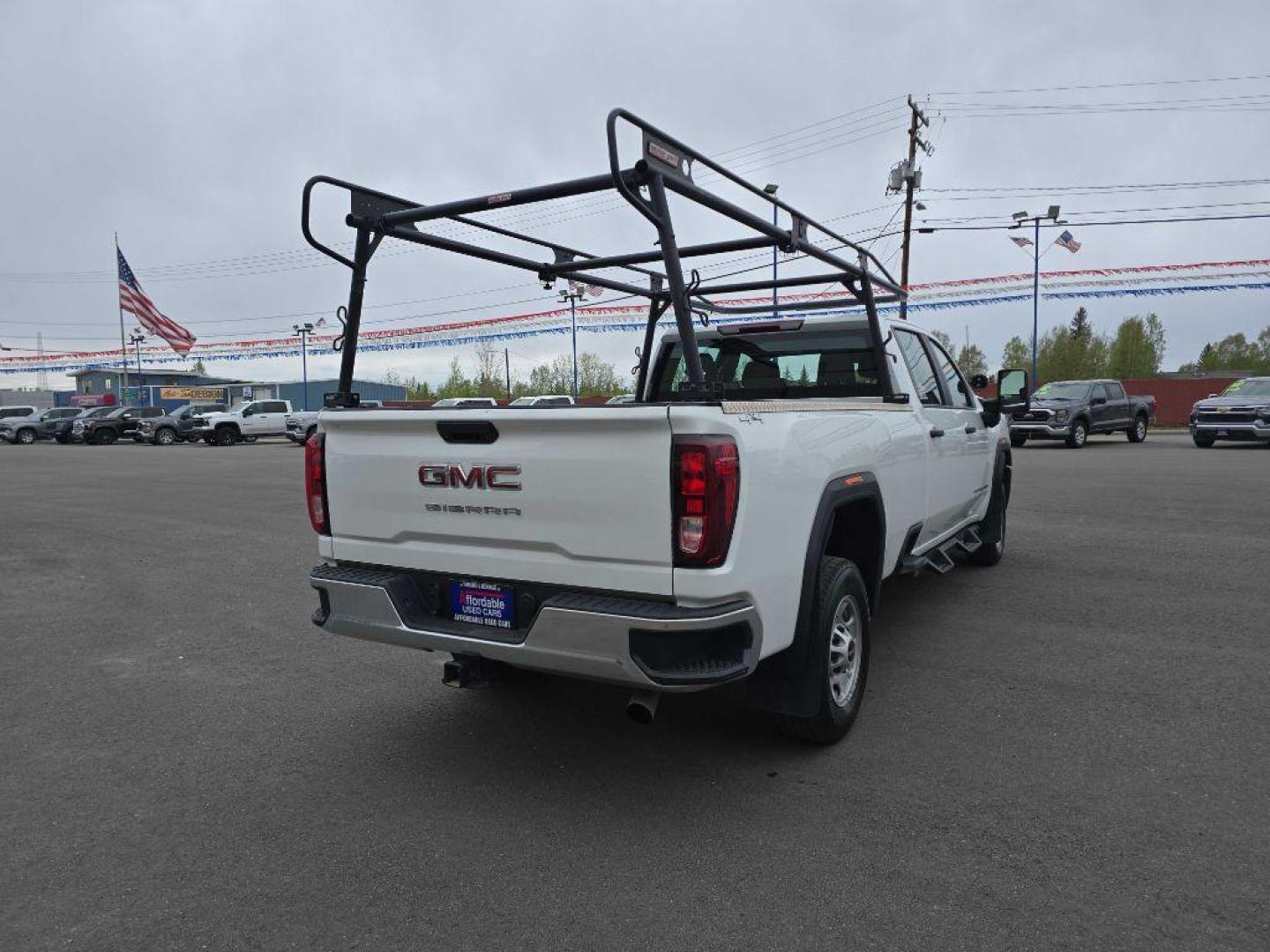 2024 WHITE GMC SIERRA 2500 HEAVY DUTY (1GT49LE78RF) with an 6.6L engine, Automatic transmission, located at 2525 S. Cushman, Fairbanks, AK, 99701, (907) 452-5707, 64.824036, -147.712311 - Photo#3