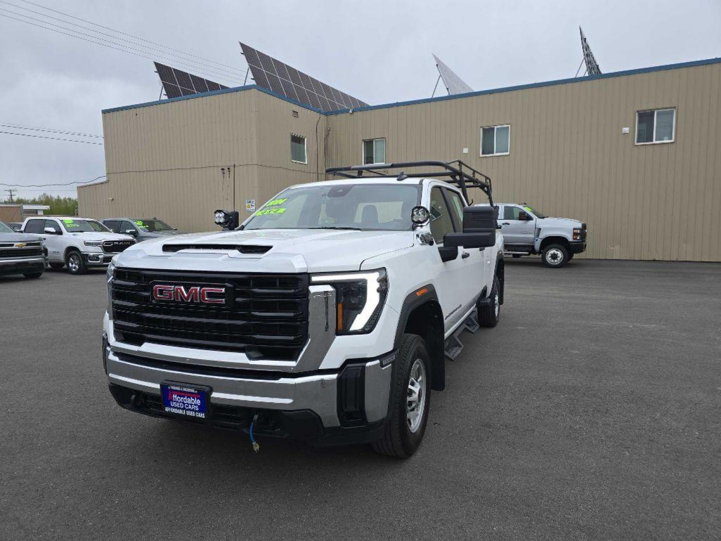 2024 WHITE GMC SIERRA 2500 HEAVY DUTY (1GT49LE78RF) with an 6.6L engine, Automatic transmission, located at 2525 S. Cushman, Fairbanks, AK, 99701, (907) 452-5707, 64.824036, -147.712311 - Photo#1