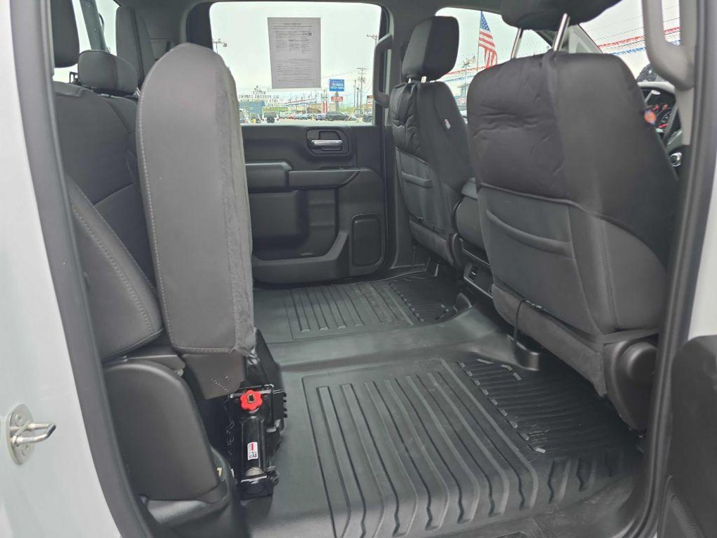 2024 WHITE GMC SIERRA 2500 HEAVY DUTY (1GT49LE78RF) with an 6.6L engine, Automatic transmission, located at 2525 S. Cushman, Fairbanks, AK, 99701, (907) 452-5707, 64.824036, -147.712311 - Photo#5