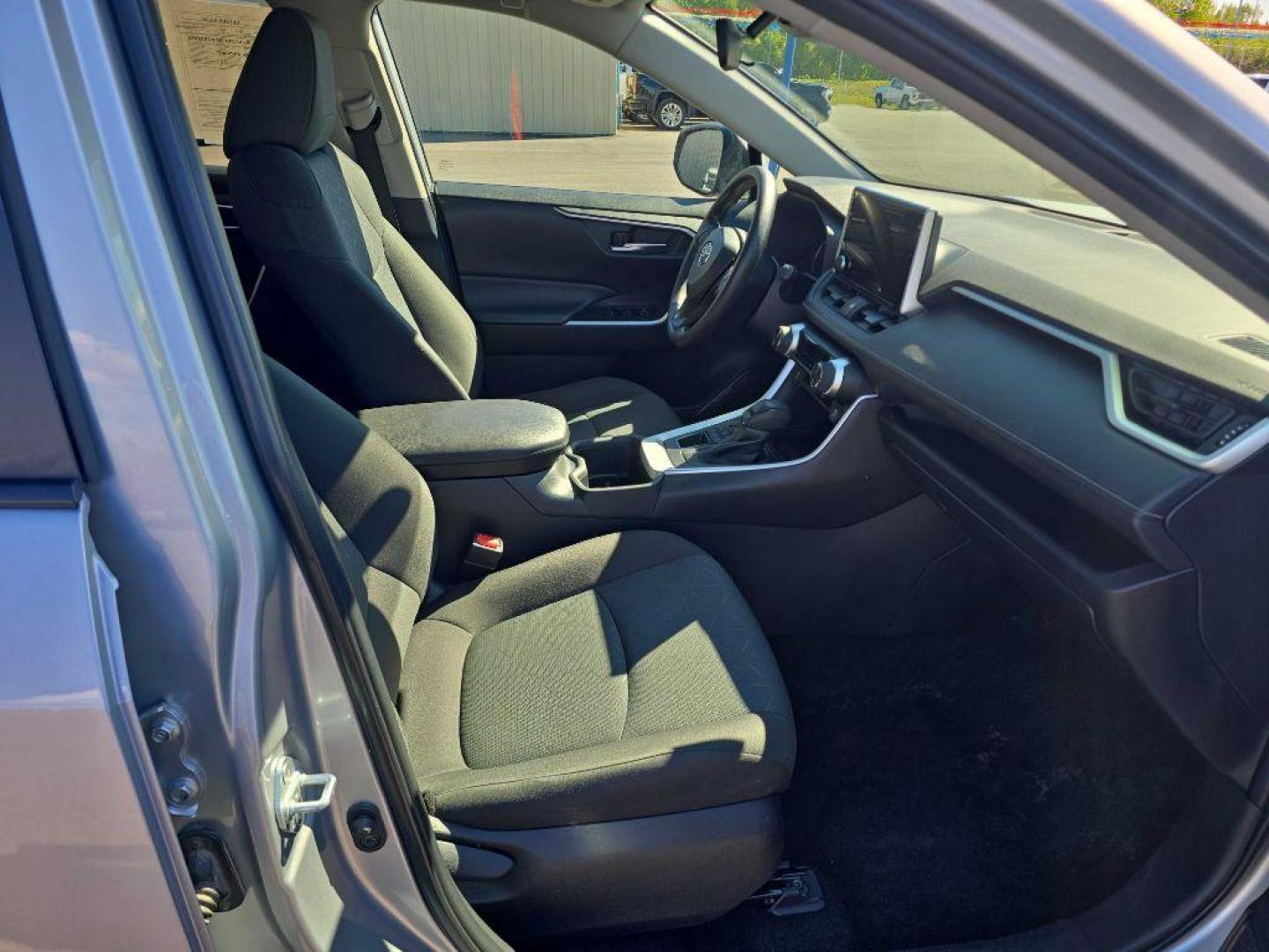 2024 SILVER TOYOTA RAV4 XLE XLE (2T3P1RFV6RW) with an 2.5L engine, Automatic transmission, located at 2525 S. Cushman, Fairbanks, AK, 99701, (907) 452-5707, 64.824036, -147.712311 - Photo#4