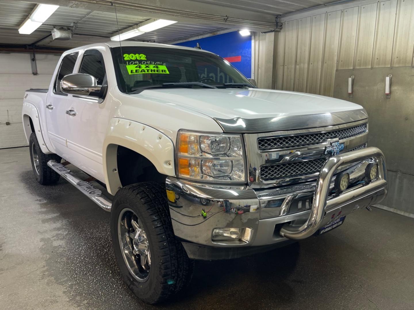 2012 WHITE CHEVROLET SILVERADO 1500 LT (3GCPKSE2XCG) with an 6.2L engine, Automatic transmission, located at 2525 S. Cushman, Fairbanks, AK, 99701, (907) 452-5707, 64.824036, -147.712311- Photo#0