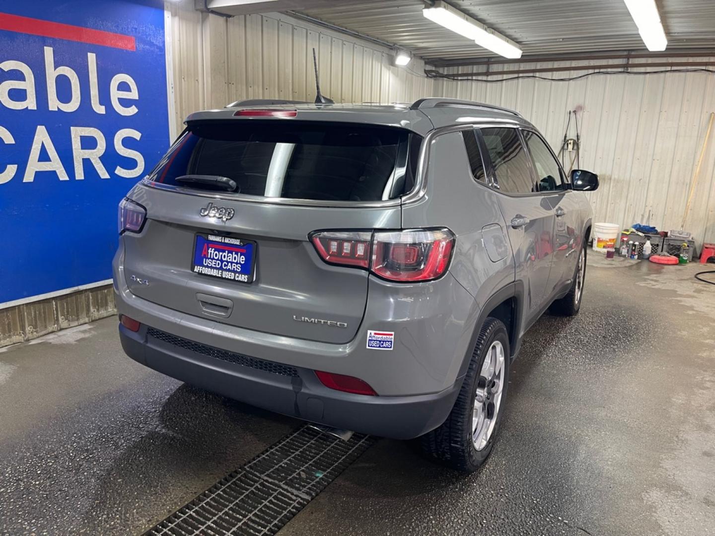 2020 GRAY JEEP COMPASS LIMITED (3C4NJDCB8LT) with an 2.4L engine, Automatic transmission, located at 2525 S. Cushman, Fairbanks, AK, 99701, (907) 452-5707, 64.824036, -147.712311- Photo#1