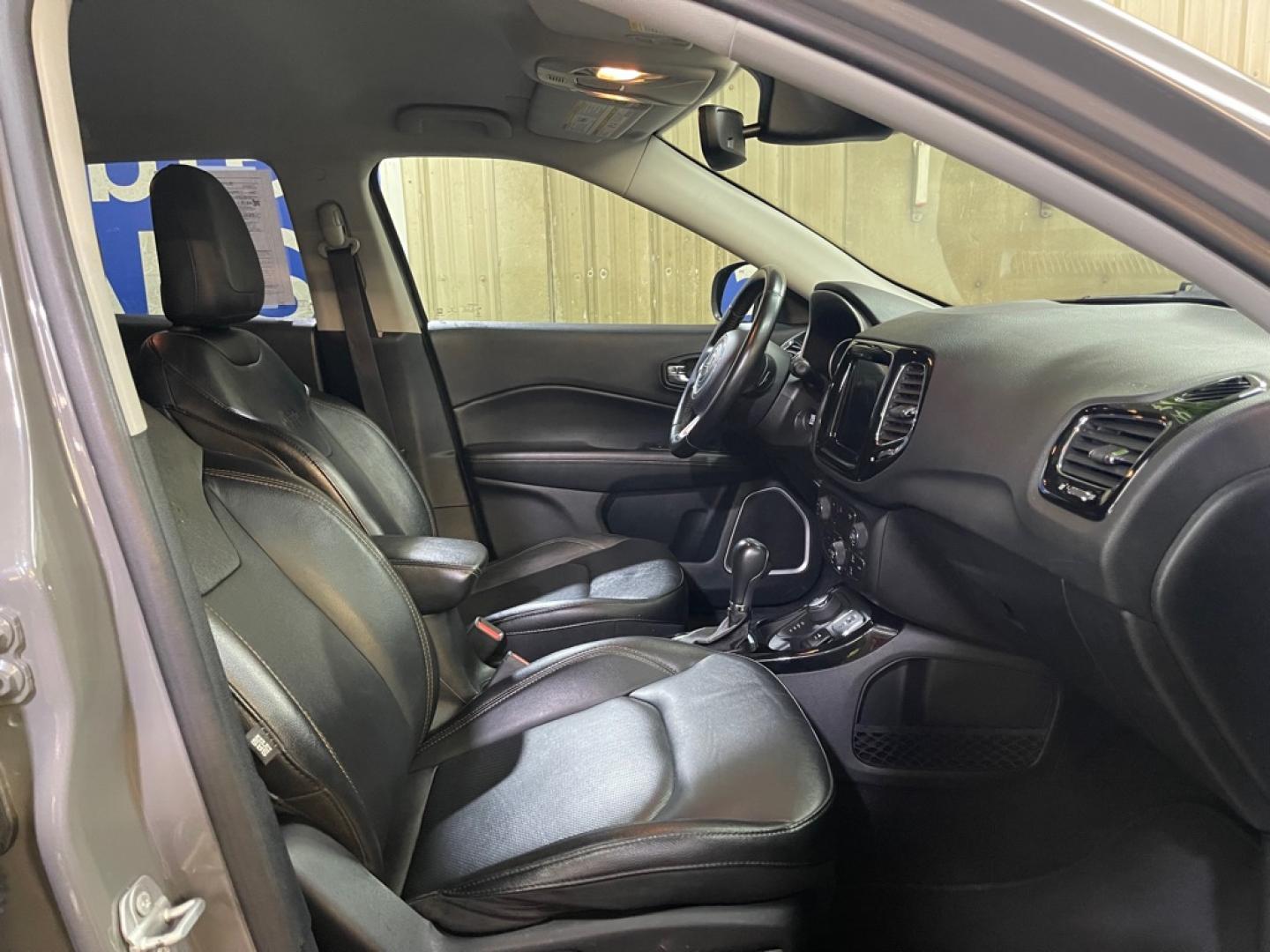 2020 GRAY JEEP COMPASS LIMITED (3C4NJDCB8LT) with an 2.4L engine, Automatic transmission, located at 2525 S. Cushman, Fairbanks, AK, 99701, (907) 452-5707, 64.824036, -147.712311- Photo#2