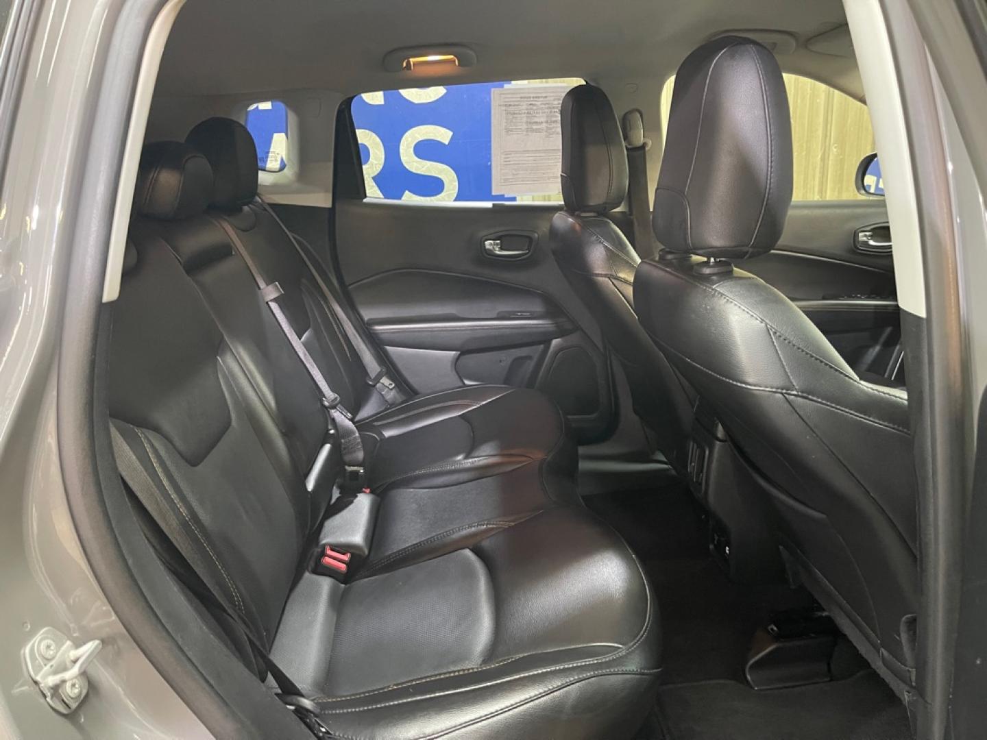 2020 GRAY JEEP COMPASS LIMITED (3C4NJDCB8LT) with an 2.4L engine, Automatic transmission, located at 2525 S. Cushman, Fairbanks, AK, 99701, (907) 452-5707, 64.824036, -147.712311- Photo#4
