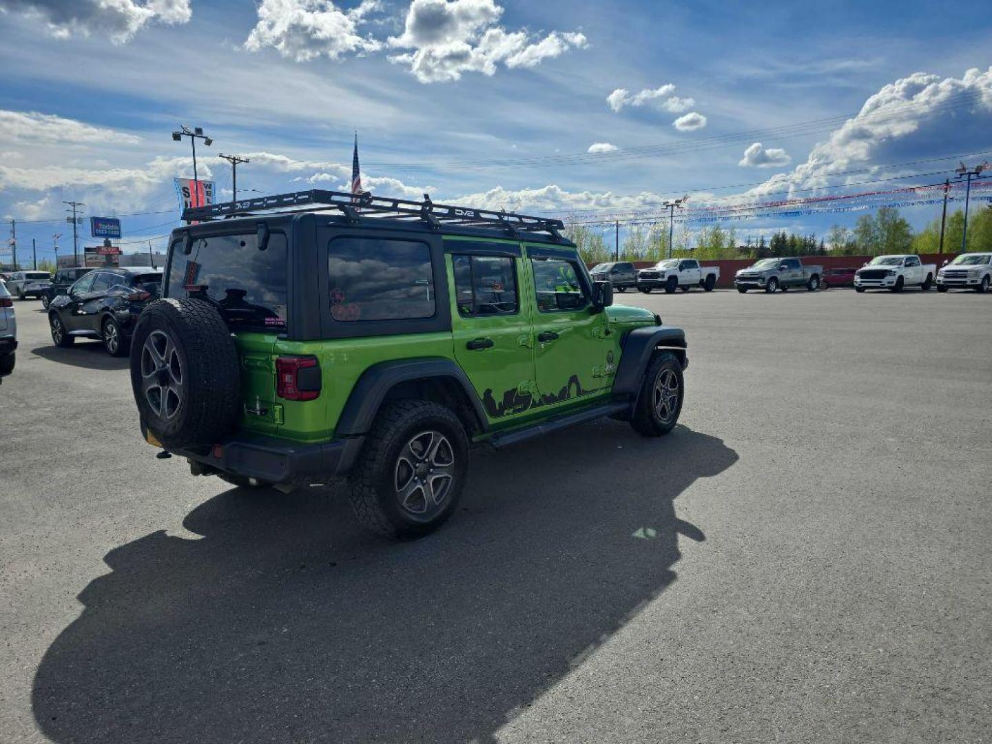 2019 GREEN JEEP WRANGLER UNLIMI SPORT (1C4HJXDG3KW) with an 3.6L engine, Automatic transmission, located at 2525 S. Cushman, Fairbanks, AK, 99701, (907) 452-5707, 64.824036, -147.712311 - Photo#2