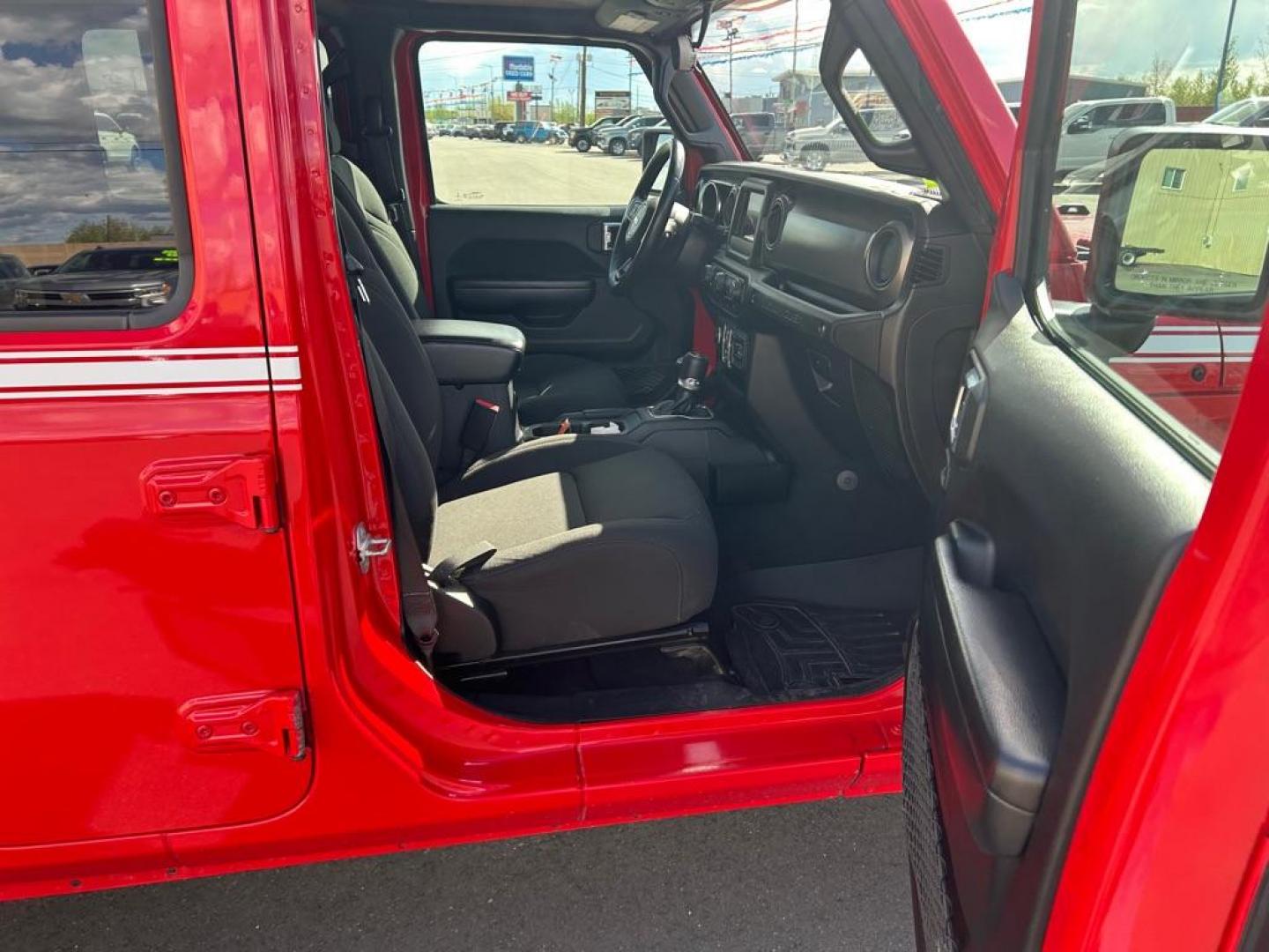 2021 RED JEEP WRANGLER UNLIMI SPORT (1C4HJXDNXMW) with an 2.0L engine, Automatic transmission, located at 2525 S. Cushman, Fairbanks, AK, 99701, (907) 452-5707, 64.824036, -147.712311 - Photo#3