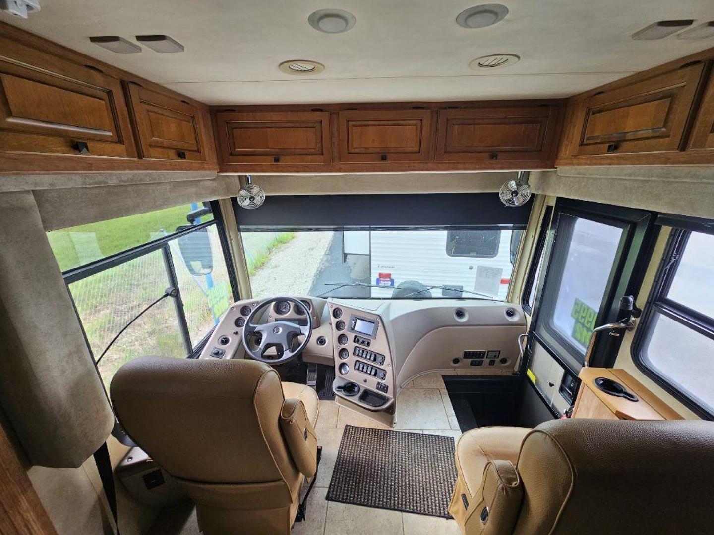 2012 BLACK BERKSHIRE M-390RB CLASS A (4UZAB2DT0BC) , Automatic transmission, located at 2525 S. Cushman, Fairbanks, AK, 99701, (907) 452-5707, 64.824036, -147.712311 - Photo#1
