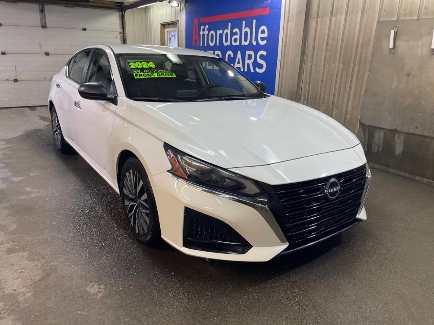 2024 WHITE NISSAN ALTIMA SV (1N4BL4DV6RN) with an 2.5L engine, Continuously Variable transmission, located at 2525 S. Cushman, Fairbanks, AK, 99701, (907) 452-5707, 64.824036, -147.712311 - Photo#0