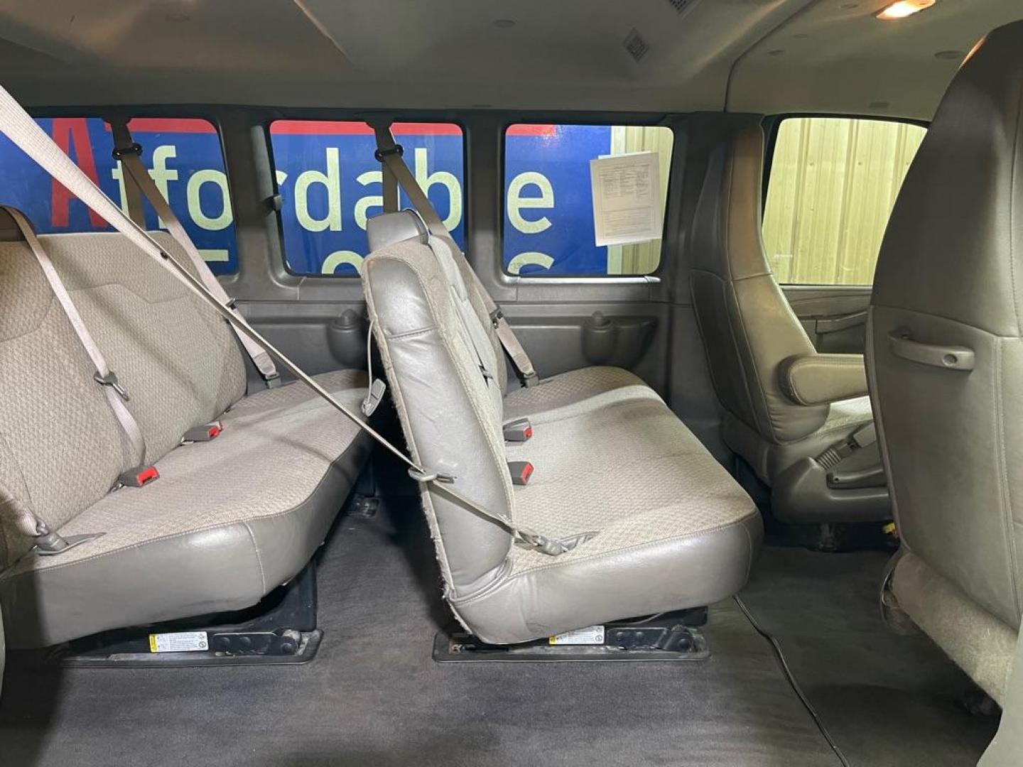 2019 BLUE GMC SAVANA G3500 LT (1GJZ7PFG0K1) with an 6.0L engine, Automatic transmission, located at 2525 S. Cushman, Fairbanks, AK, 99701, (907) 452-5707, 64.824036, -147.712311 - Photo#4