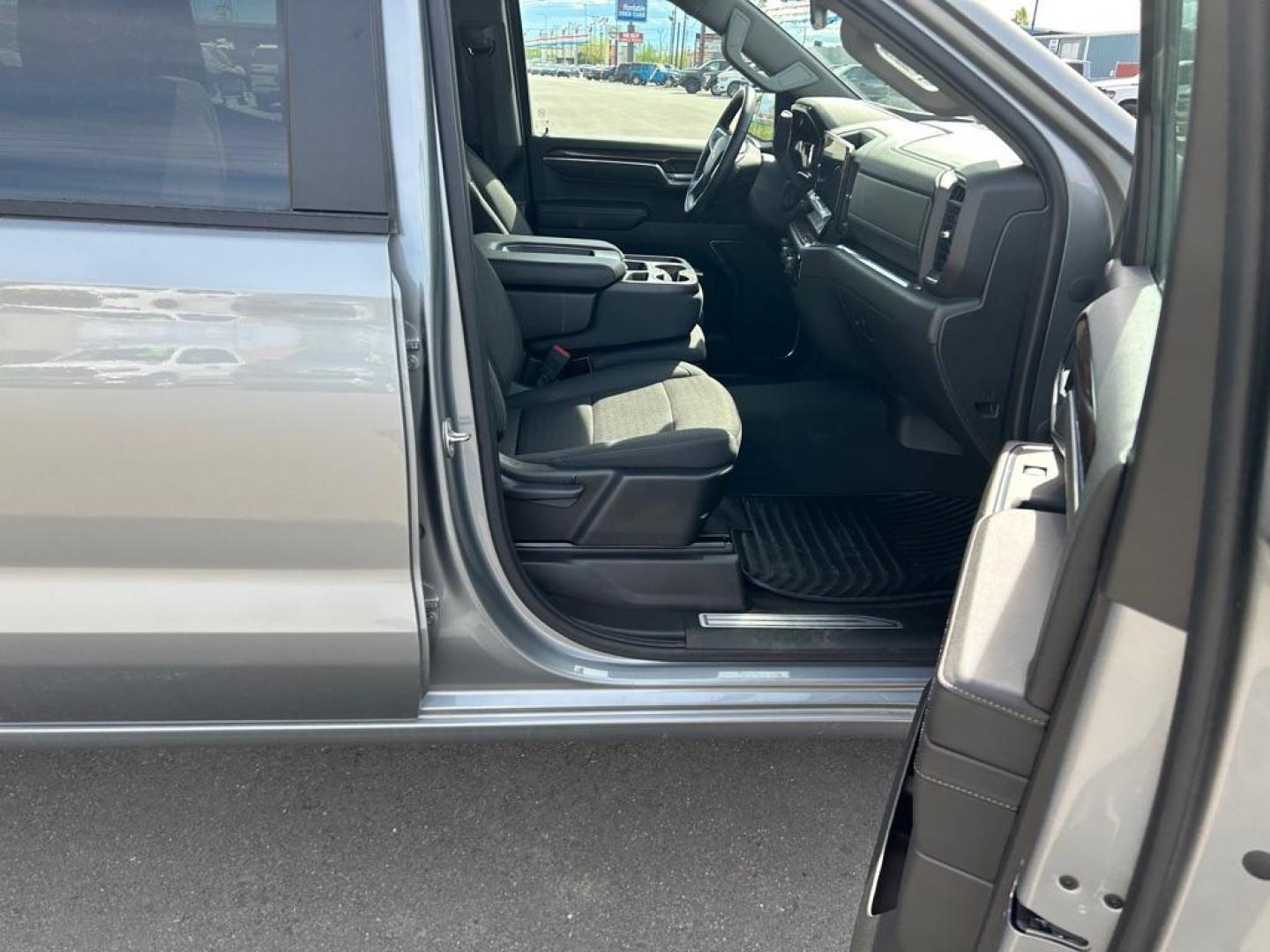 2023 GREY CHEVROLET SILVERADO 1500 LT (1GCUDDED0PZ) with an 5.3L engine, Automatic transmission, located at 2525 S. Cushman, Fairbanks, AK, 99701, (907) 452-5707, 64.824036, -147.712311 - Photo#4