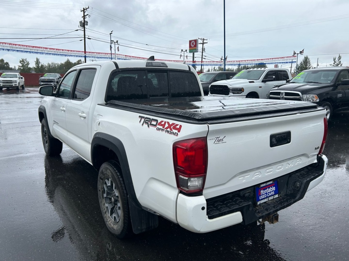 2016 WHITE TOYOTA TACOMA DOUBLE CAB (3TMCZ5AN1GM) with an 3.5L engine, Automatic transmission, located at 2525 S. Cushman, Fairbanks, AK, 99701, (907) 452-5707, 64.824036, -147.712311- Photo#3