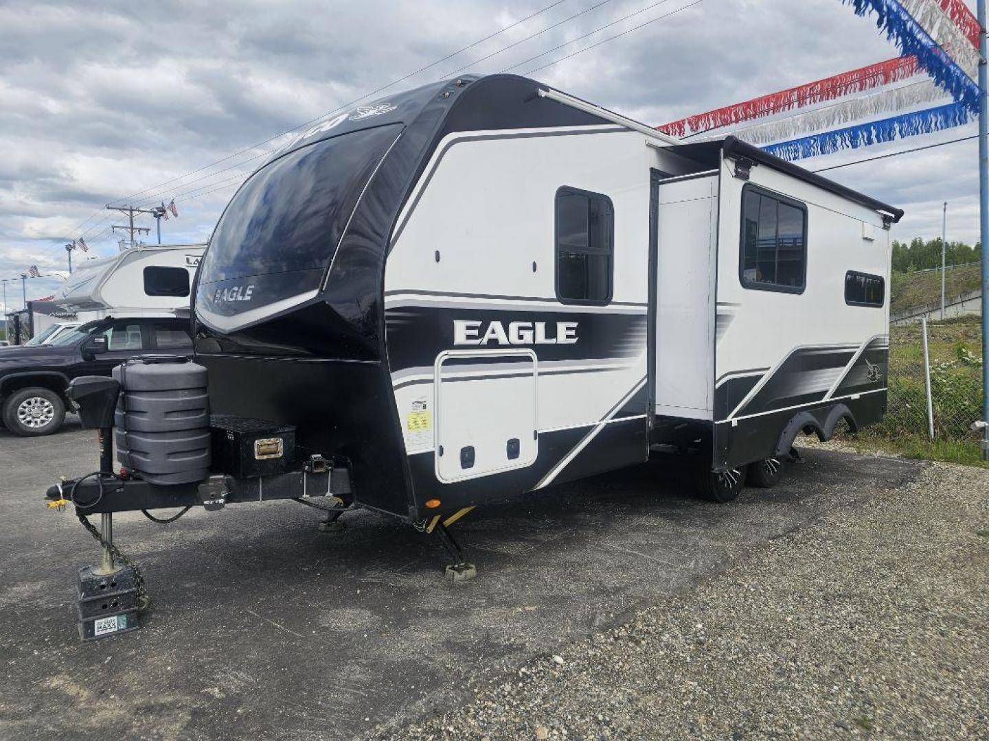 2025 WHITE JAYCO M-230 MLCS M-230 MLCS (1UJBA0BM5S1) , Automatic transmission, located at 2525 S. Cushman, Fairbanks, AK, 99701, (907) 452-5707, 64.824036, -147.712311 - Photo#1