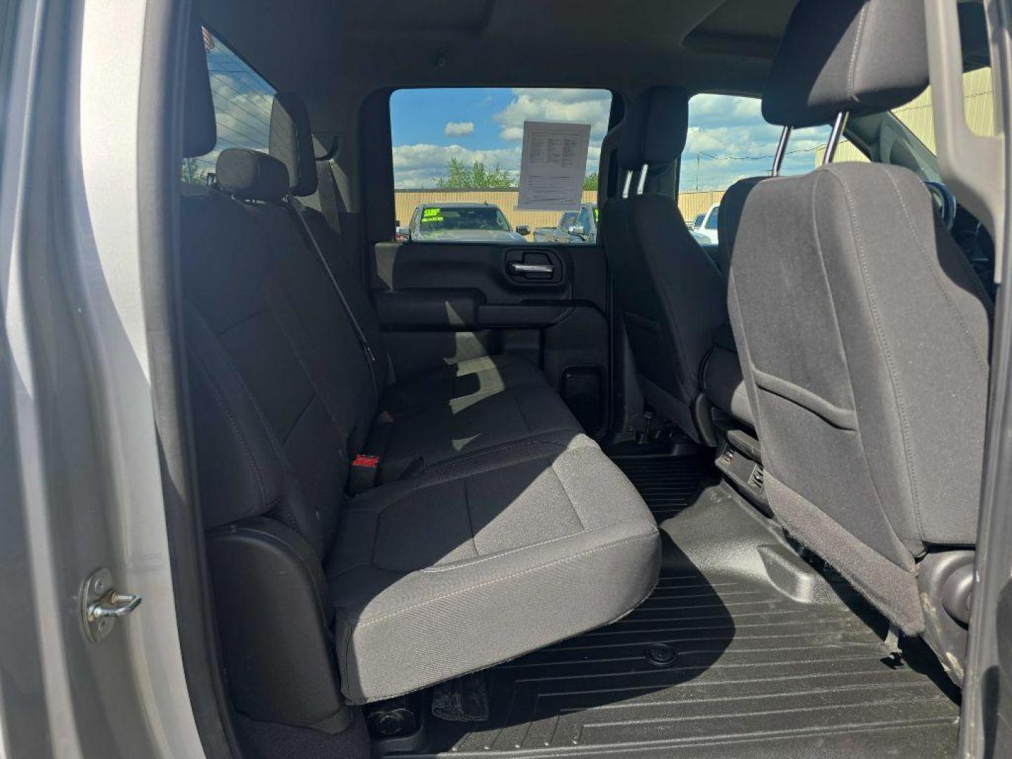 2021 SILVER CHEVROLET SILVERADO 2500 HEAVY DUTY LT (1GC4YNE7XMF) with an 6.6L engine, Automatic transmission, located at 2525 S. Cushman, Fairbanks, AK, 99701, (907) 452-5707, 64.824036, -147.712311 - Photo#4