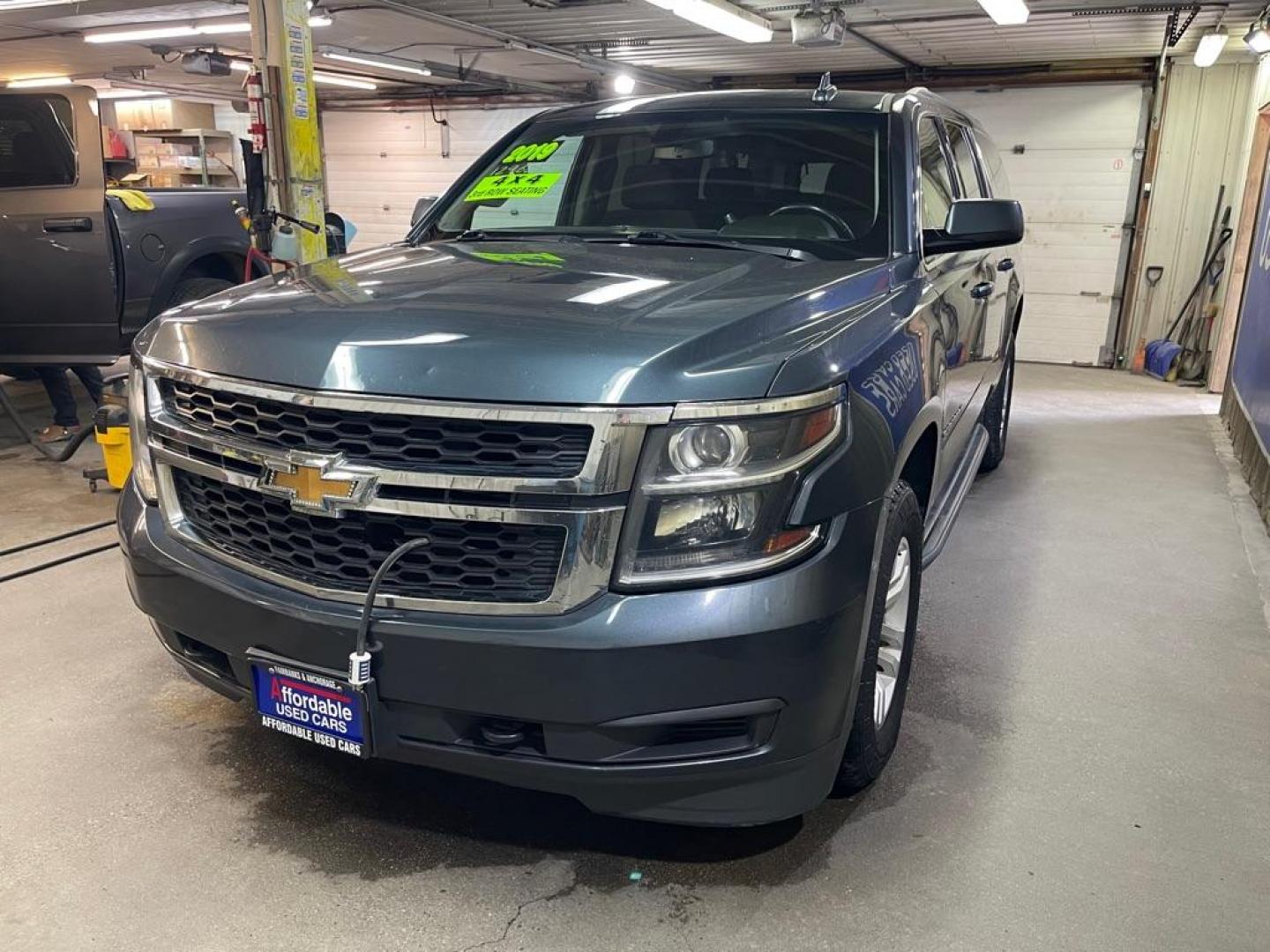 2019 GRAY CHEVROLET SUBURBAN 1500 LS (1GNSKGKC3KR) with an 5.3L engine, Automatic transmission, located at 2525 S. Cushman, Fairbanks, AK, 99701, (907) 452-5707, 64.824036, -147.712311- Photo#1