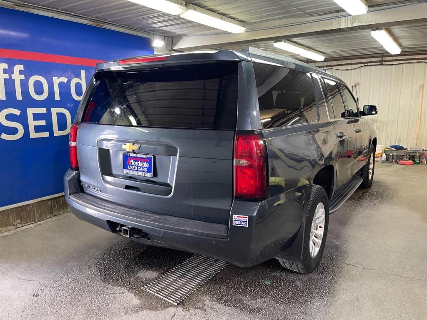 2019 GRAY CHEVROLET SUBURBAN 1500 LS (1GNSKGKC3KR) with an 5.3L engine, Automatic transmission, located at 2525 S. Cushman, Fairbanks, AK, 99701, (907) 452-5707, 64.824036, -147.712311- Photo#2
