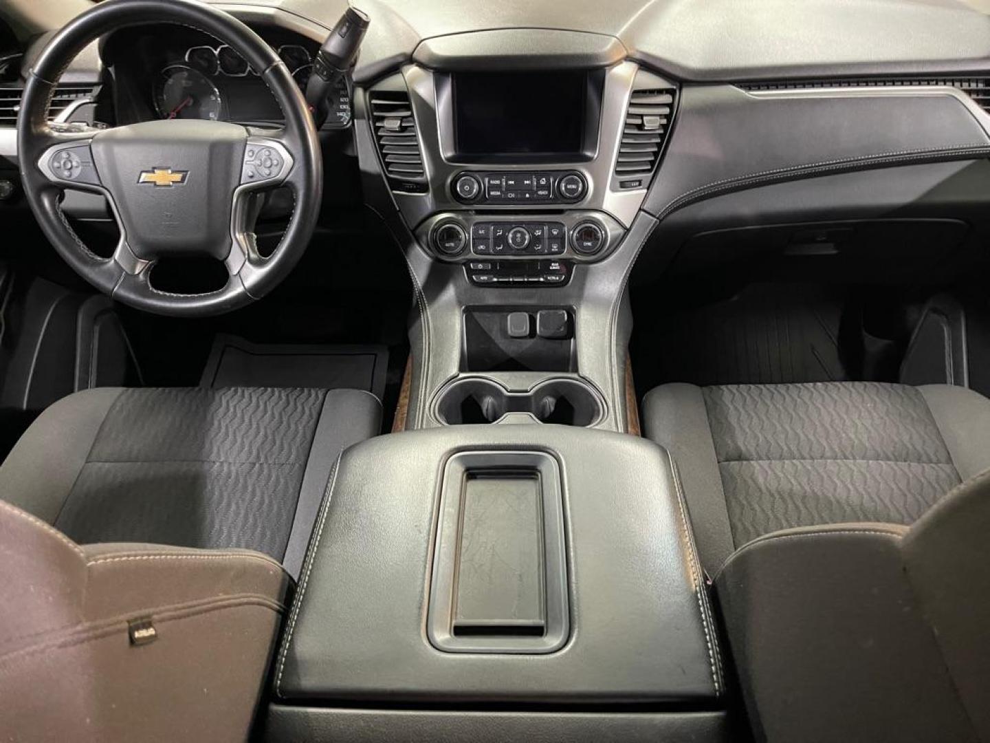 2019 GRAY CHEVROLET SUBURBAN 1500 LS (1GNSKGKC3KR) with an 5.3L engine, Automatic transmission, located at 2525 S. Cushman, Fairbanks, AK, 99701, (907) 452-5707, 64.824036, -147.712311- Photo#6