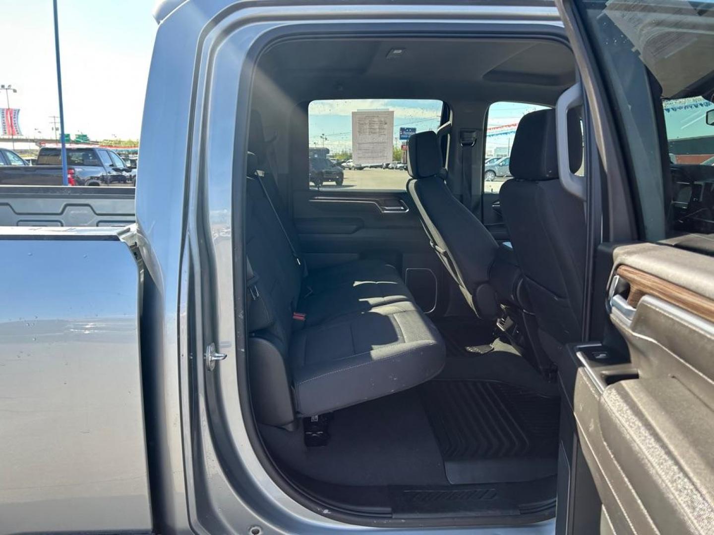 2024 SILVER CHEVROLET SILVERADO 2500 HEAVY DUTY LT (1GC4YNE74RF) with an 6.6L engine, Automatic transmission, located at 2525 S. Cushman, Fairbanks, AK, 99701, (907) 452-5707, 64.824036, -147.712311 - Photo#2