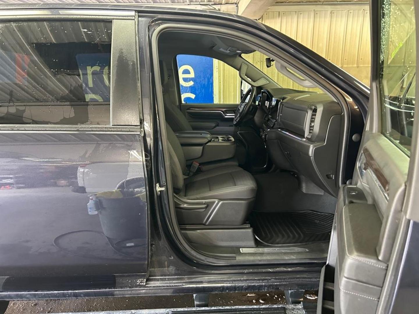 2024 GRAY CHEVROLET SILVERADO 2500 HEAVY DUTY LT (1GC4YNE74RF) with an 6.6L engine, Automatic transmission, located at 2525 S. Cushman, Fairbanks, AK, 99701, (907) 452-5707, 64.824036, -147.712311 - Photo#3