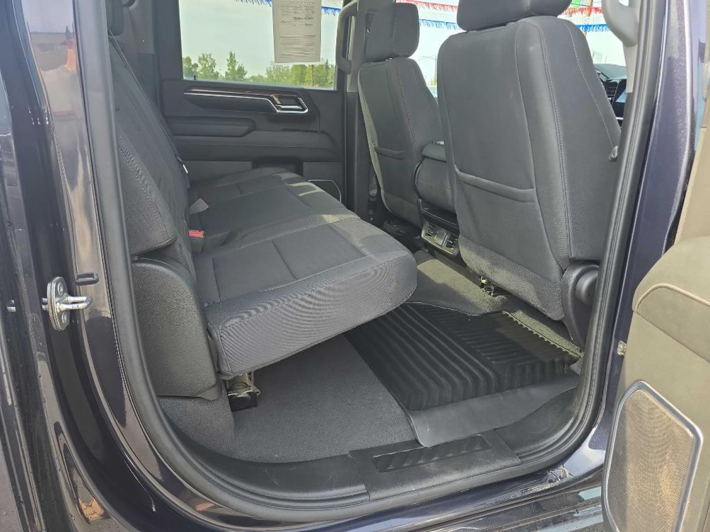 2024 GRAY CHEVROLET SILVERADO 3500 LT (1GC4YTEY6RF) with an 6.6L engine, Automatic transmission, located at 2525 S. Cushman, Fairbanks, AK, 99701, (907) 452-5707, 64.824036, -147.712311- Photo#4