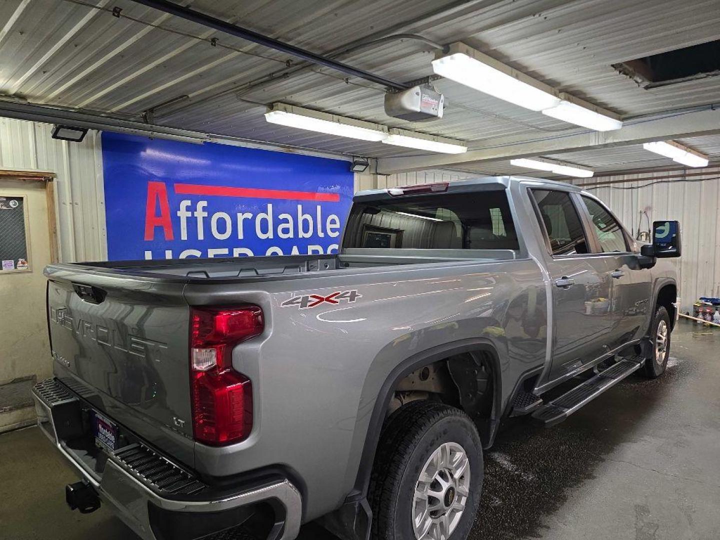 2024 SILVER CHEVROLET SILVERADO 2500 HEAVY DUTY LT (2GC4YNEY7R1) with an 6.6L engine, Automatic transmission, located at 2525 S. Cushman, Fairbanks, AK, 99701, (907) 452-5707, 64.824036, -147.712311 - Photo#4