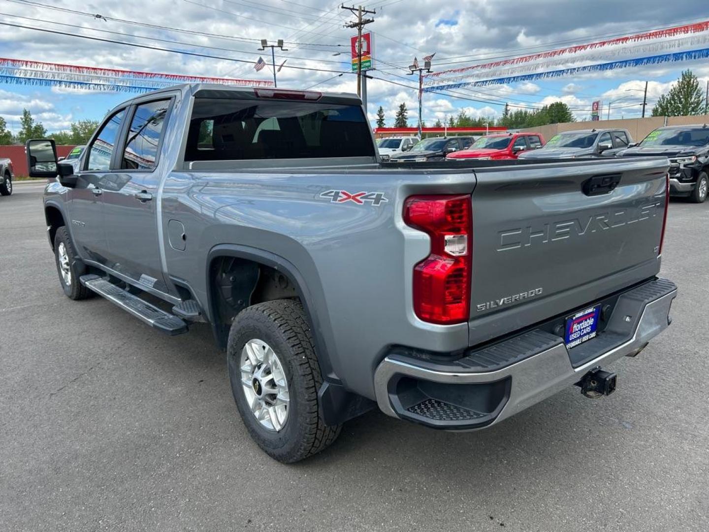 2024 BLUE CHEVROLET SILVERADO 2500 HEAVY DUTY LT (1GC4YNE73RF) with an 6.6L engine, Automatic transmission, located at 2525 S. Cushman, Fairbanks, AK, 99701, (907) 452-5707, 64.824036, -147.712311 - Photo#3