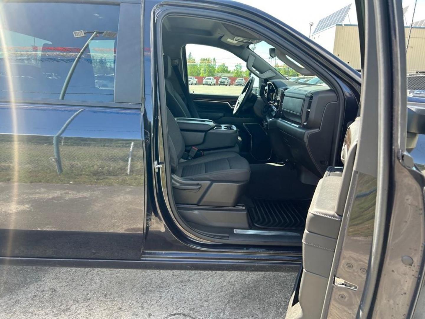 2024 GRAY CHEVROLET SILVERADO 2500 HEAVY DUTY LT (1GC4YNE70RF) with an 6.6L engine, Automatic transmission, located at 2525 S. Cushman, Fairbanks, AK, 99701, (907) 452-5707, 64.824036, -147.712311 - Photo#4