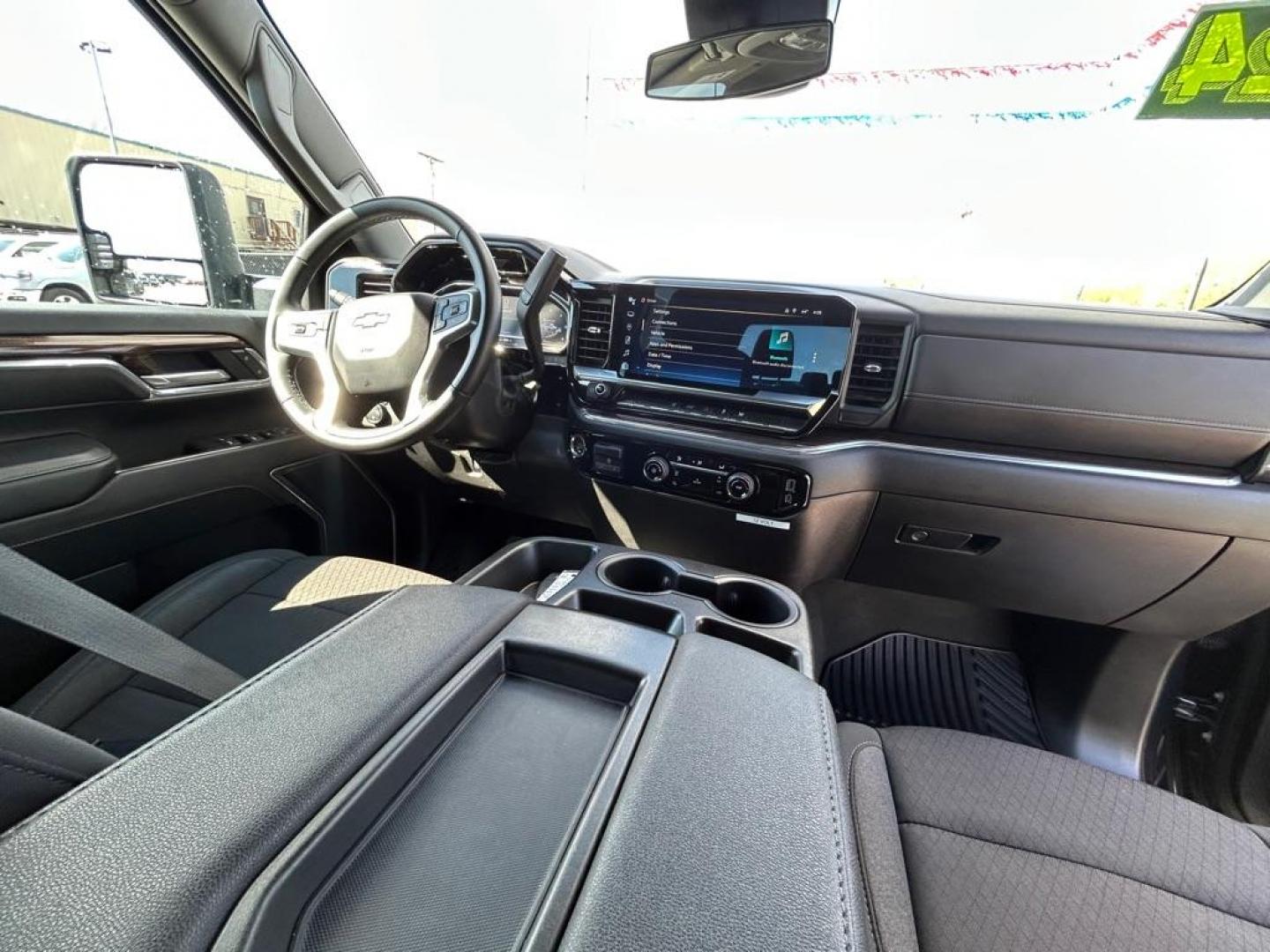 2024 GRAY CHEVROLET SILVERADO 2500 HEAVY DUTY LT (1GC4YNE70RF) with an 6.6L engine, Automatic transmission, located at 2525 S. Cushman, Fairbanks, AK, 99701, (907) 452-5707, 64.824036, -147.712311 - Photo#6