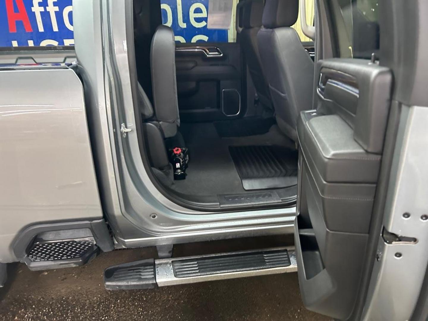 2024 SILVER CHEVROLET SILVERADO 2500 HEAVY DUTY LT (1GC4YNE79RF) with an 6.6L engine, Automatic transmission, located at 2525 S. Cushman, Fairbanks, AK, 99701, (907) 452-5707, 64.824036, -147.712311 - Photo#4