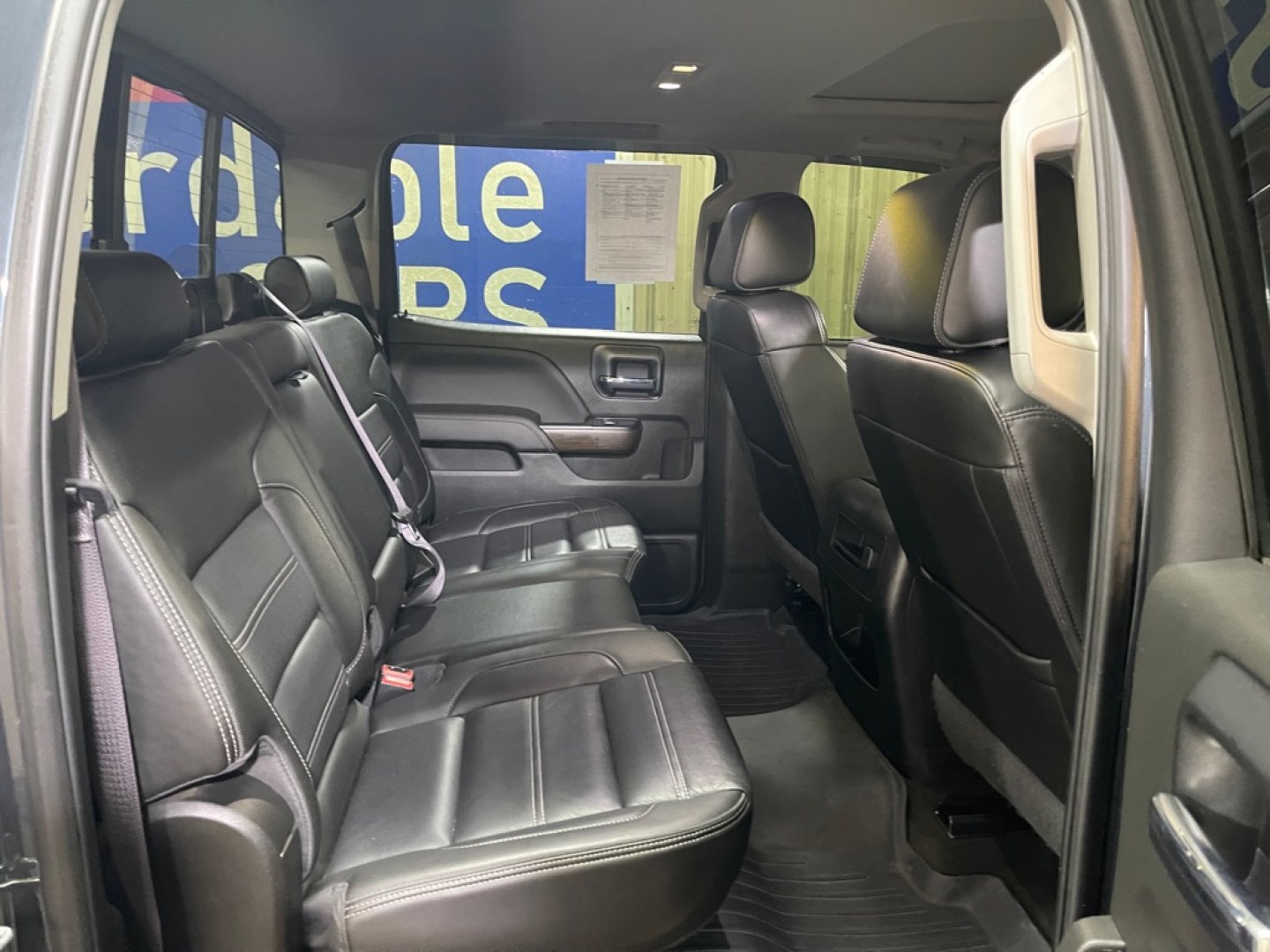 2017 GRAY GMC SIERRA DENALI 1500 DENALI (3GTU2PEJ9HG) with an 6.2L engine, Automatic transmission, located at 2525 S. Cushman, Fairbanks, AK, 99701, (907) 452-5707, 64.824036, -147.712311- Photo#4
