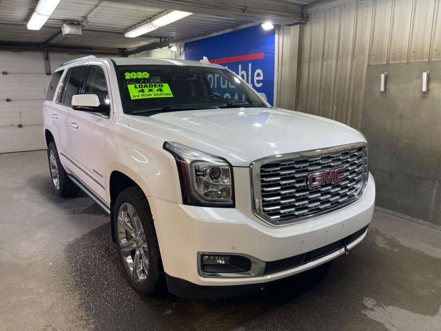 2020 WHITE GMC YUKON DENALI (1GKS2CKJ8LR) with an 6.2L engine, Automatic transmission, located at 2525 S. Cushman, Fairbanks, AK, 99701, (907) 452-5707, 64.824036, -147.712311 - Photo#0