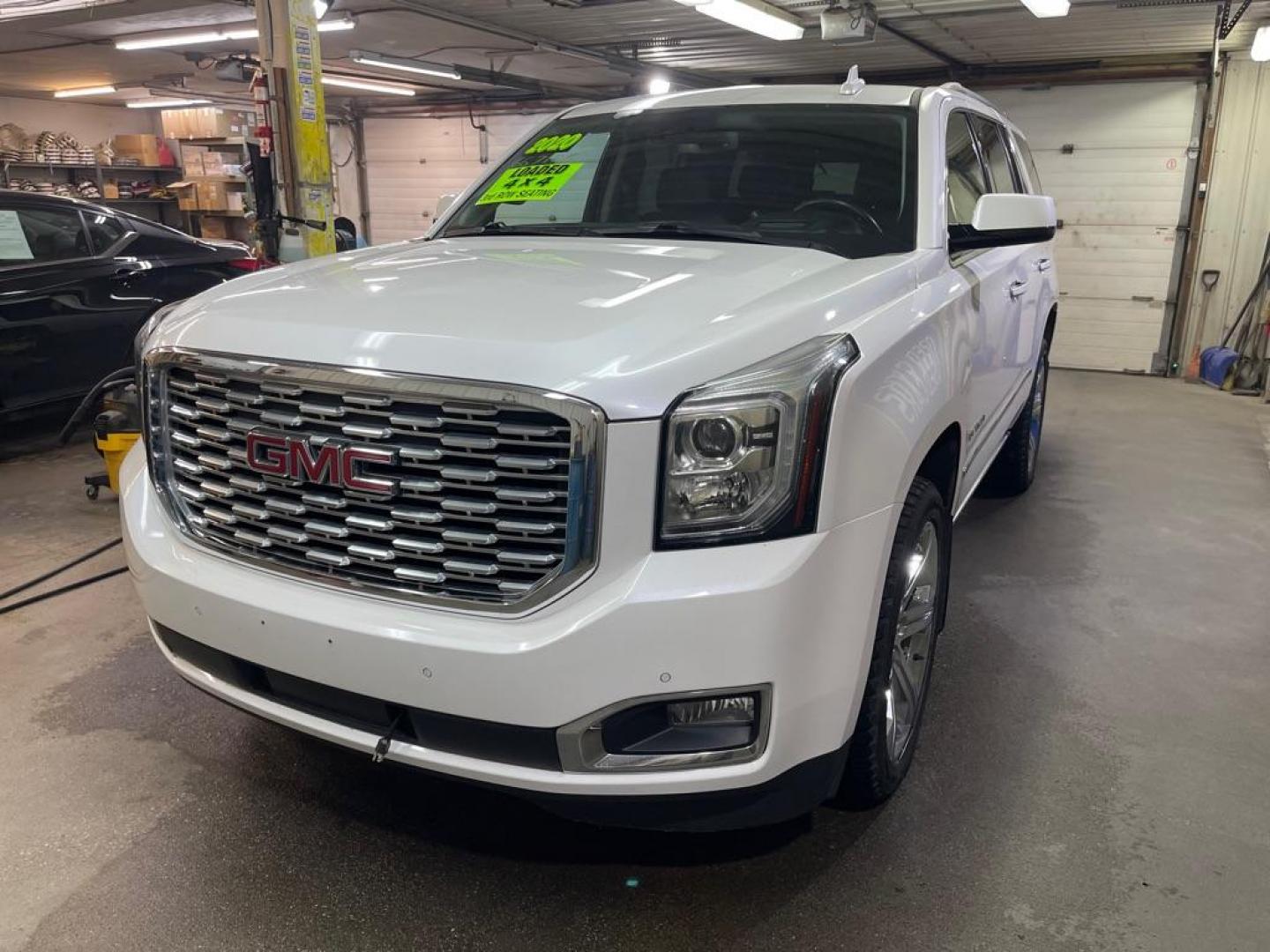2020 WHITE GMC YUKON DENALI (1GKS2CKJ8LR) with an 6.2L engine, Automatic transmission, located at 2525 S. Cushman, Fairbanks, AK, 99701, (907) 452-5707, 64.824036, -147.712311 - Photo#1