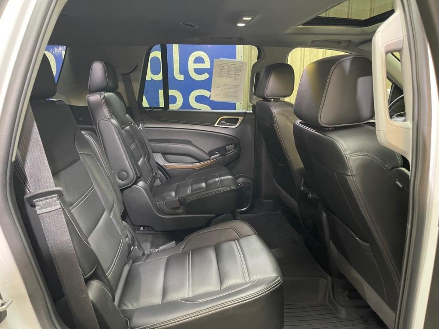 2020 WHITE GMC YUKON DENALI (1GKS2CKJ8LR) with an 6.2L engine, Automatic transmission, located at 2525 S. Cushman, Fairbanks, AK, 99701, (907) 452-5707, 64.824036, -147.712311 - Photo#4