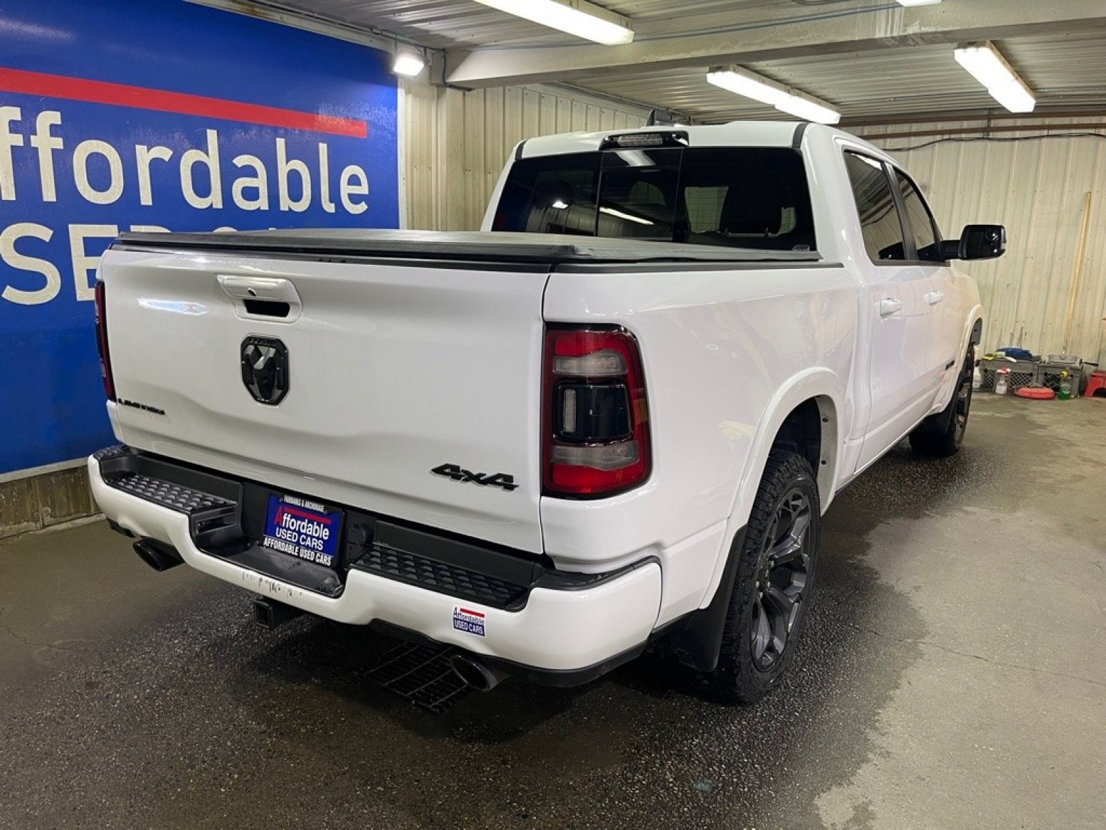 2021 WHITE RAM 1500 LIMITED (1C6SRFHT3MN) with an 5.7L engine, Automatic transmission, located at 2525 S. Cushman, Fairbanks, AK, 99701, (907) 452-5707, 64.824036, -147.712311 - Photo#2