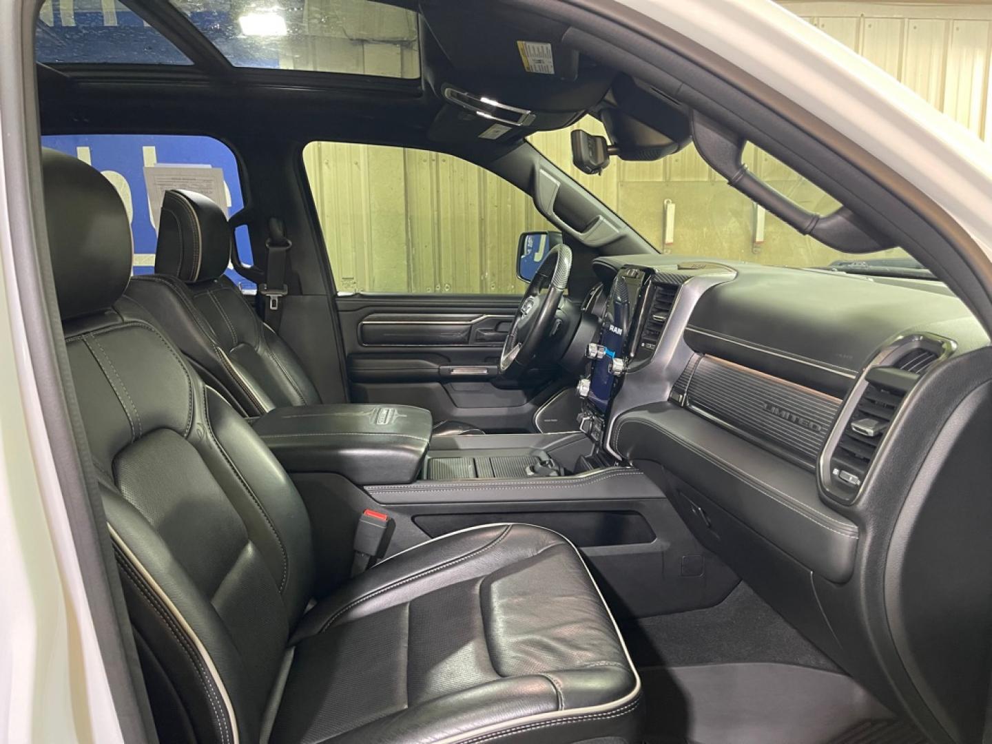 2021 WHITE RAM 1500 LIMITED (1C6SRFHT3MN) with an 5.7L engine, Automatic transmission, located at 2525 S. Cushman, Fairbanks, AK, 99701, (907) 452-5707, 64.824036, -147.712311- Photo#3