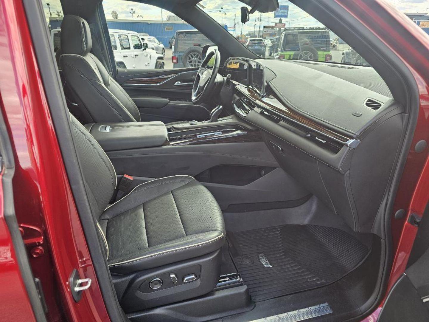 2021 RED CADILLAC ESCALADE PREMIUM LUXURY (1GYS4BKL6MR) with an 6.2L engine, Automatic transmission, located at 2525 S. Cushman, Fairbanks, AK, 99701, (907) 452-5707, 64.824036, -147.712311 - Photo#4
