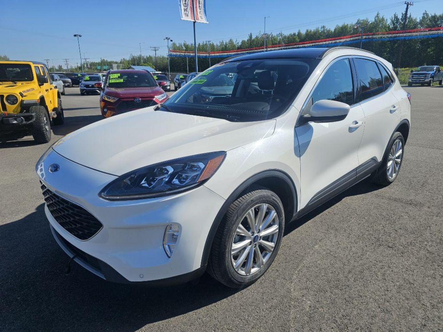 2022 WHITE FORD ESCAPE TITANIUM (1FMCU9J97NU) with an 2.0L engine, Automatic transmission, located at 2525 S. Cushman, Fairbanks, AK, 99701, (907) 452-5707, 64.824036, -147.712311 - Photo#1