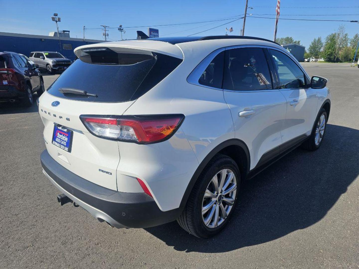 2022 WHITE FORD ESCAPE TITANIUM (1FMCU9J97NU) with an 2.0L engine, Automatic transmission, located at 2525 S. Cushman, Fairbanks, AK, 99701, (907) 452-5707, 64.824036, -147.712311 - Photo#3
