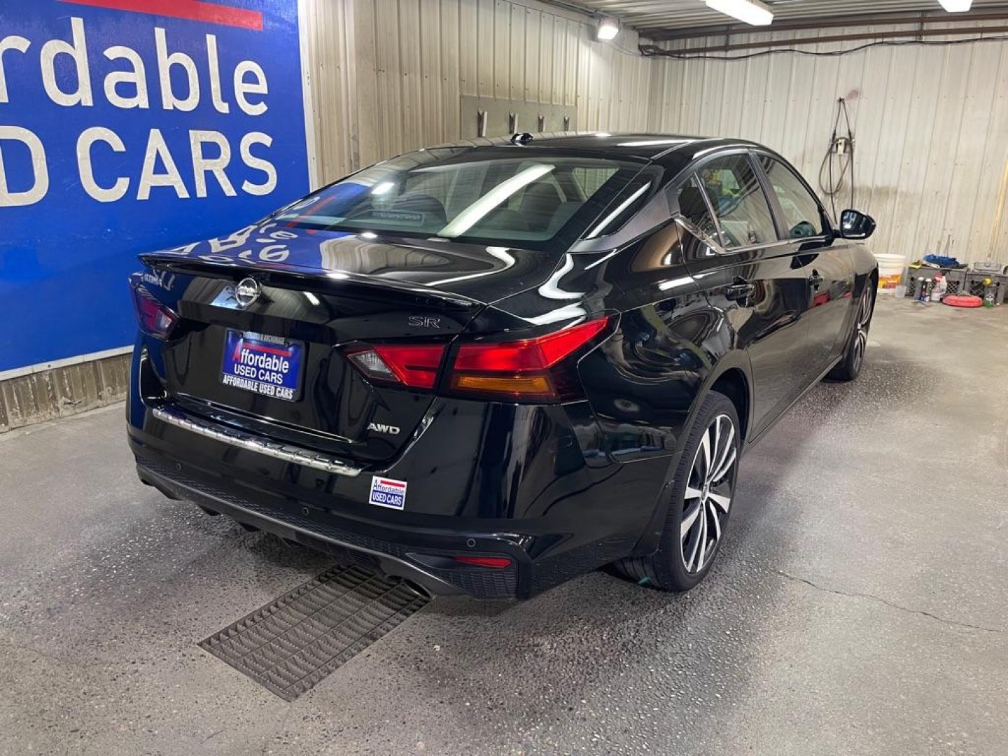 2021 BLACK NISSAN ALTIMA SR (1N4BL4CW4MN) with an 2.5L engine, Continuously Variable transmission, located at 2525 S. Cushman, Fairbanks, AK, 99701, (907) 452-5707, 64.824036, -147.712311- Photo#7