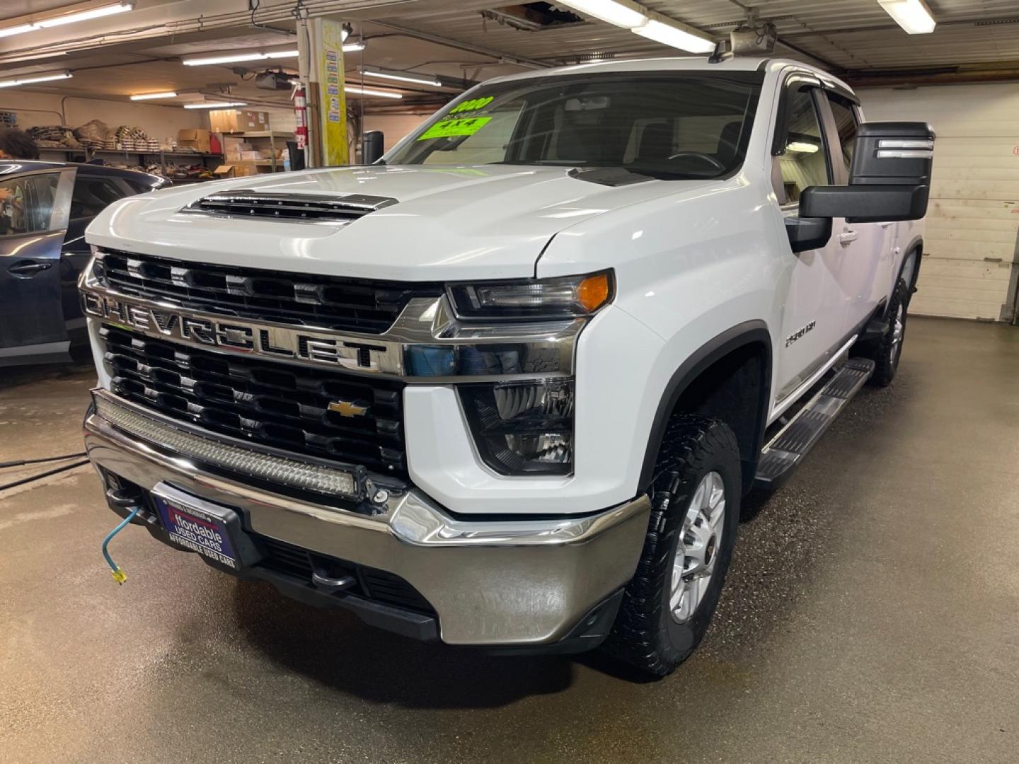 2020 WHITE CHEVROLET SILVERADO 2500 HEAVY DUTY LT (1GC4YNE7XLF) with an 6.6L engine, Automatic transmission, located at 2525 S. Cushman, Fairbanks, AK, 99701, (907) 452-5707, 64.824036, -147.712311- Photo#1