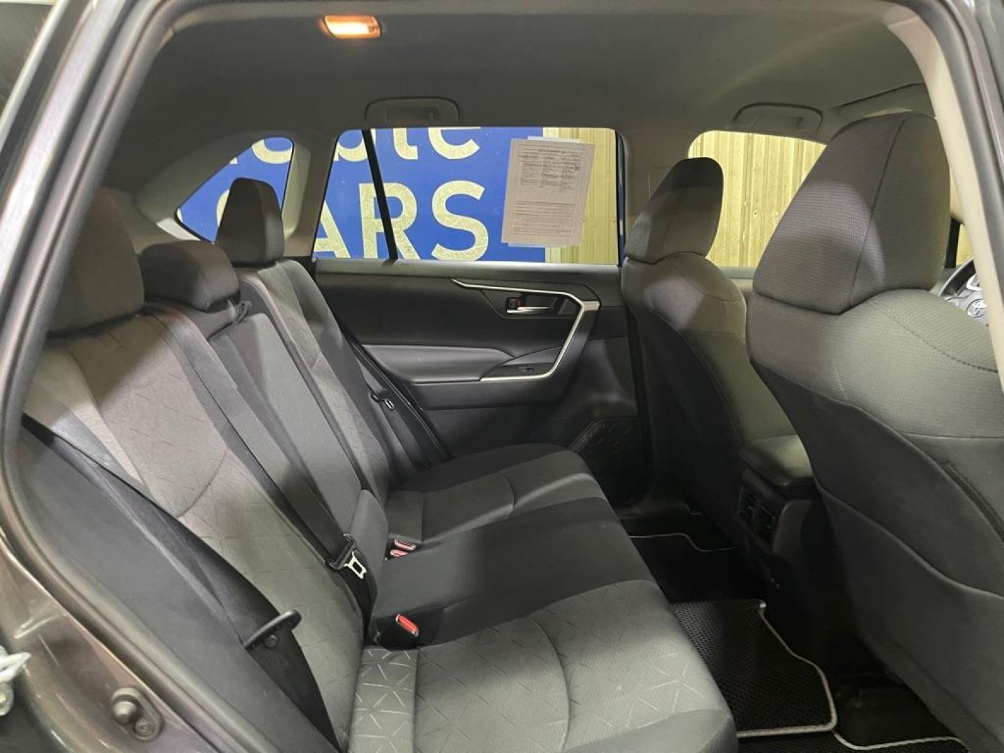 2021 GREY TOYOTA RAV4 XLE (2T3P1RFV2MW) with an 2.5L engine, Automatic transmission, located at 2525 S. Cushman, Fairbanks, AK, 99701, (907) 452-5707, 64.824036, -147.712311- Photo#4