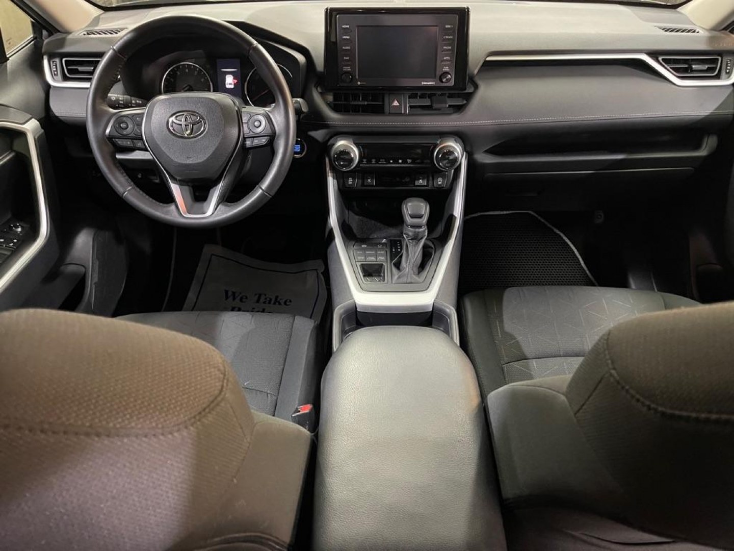 2021 GREY TOYOTA RAV4 XLE (2T3P1RFV2MW) with an 2.5L engine, Automatic transmission, located at 2525 S. Cushman, Fairbanks, AK, 99701, (907) 452-5707, 64.824036, -147.712311- Photo#5