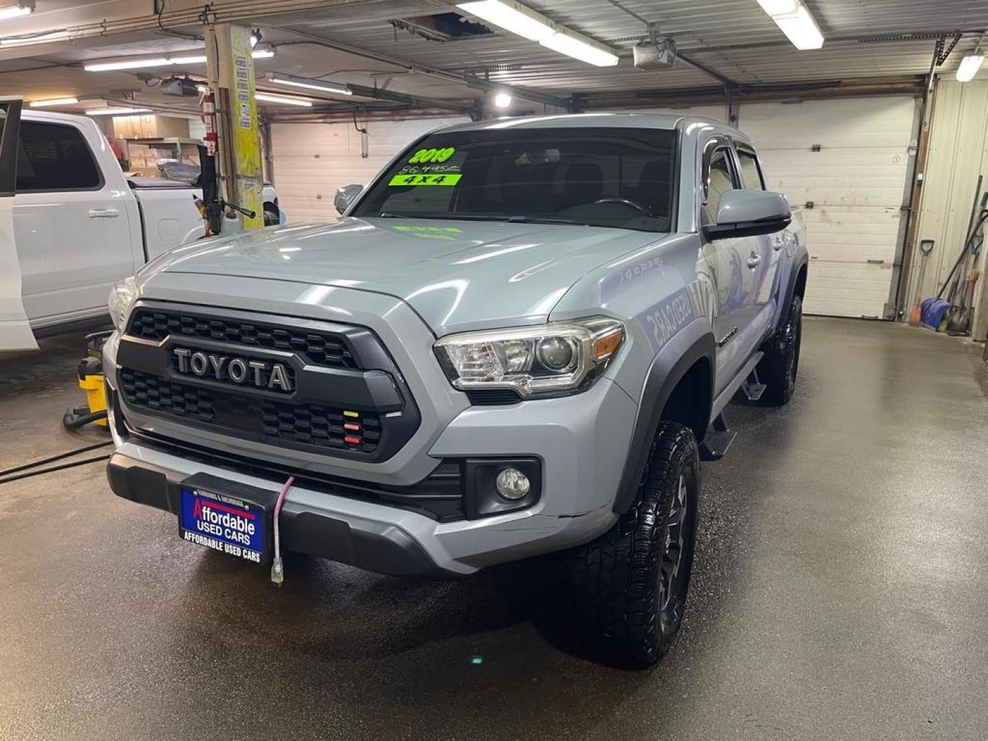 2019 GREY TOYOTA TACOMA DOUBLE CAB (3TMCZ5AN6KM) with an 3.5L engine, Automatic transmission, located at 2525 S. Cushman, Fairbanks, AK, 99701, (907) 452-5707, 64.824036, -147.712311- Photo#1
