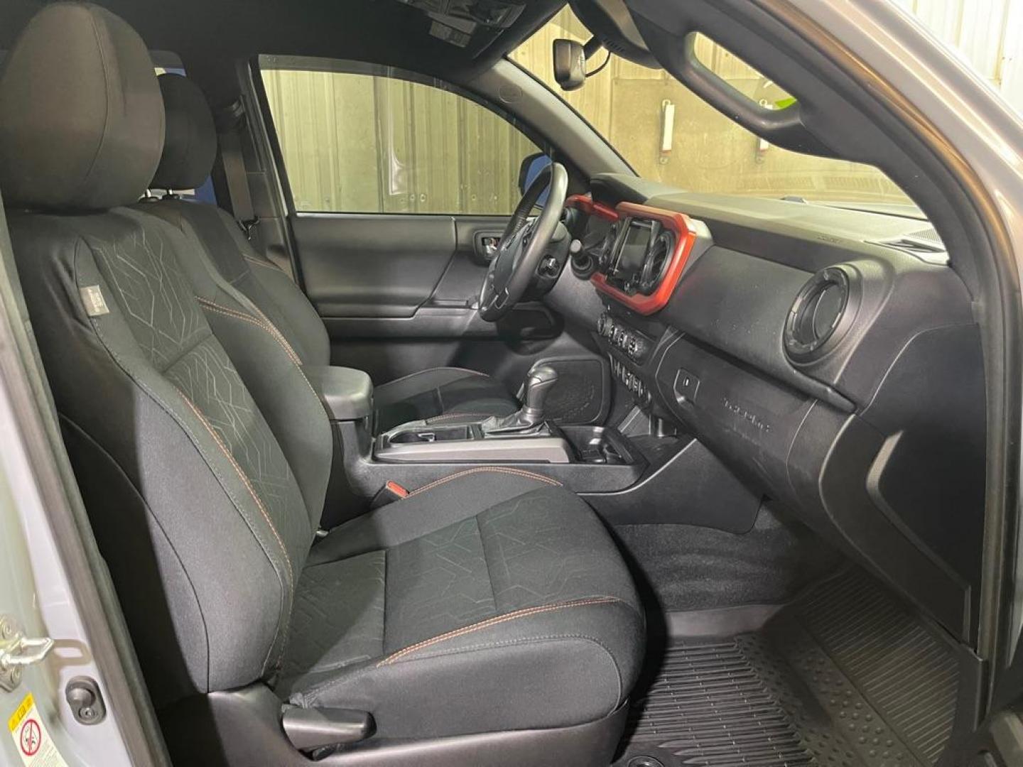 2019 GREY TOYOTA TACOMA DOUBLE CAB (3TMCZ5AN6KM) with an 3.5L engine, Automatic transmission, located at 2525 S. Cushman, Fairbanks, AK, 99701, (907) 452-5707, 64.824036, -147.712311- Photo#3