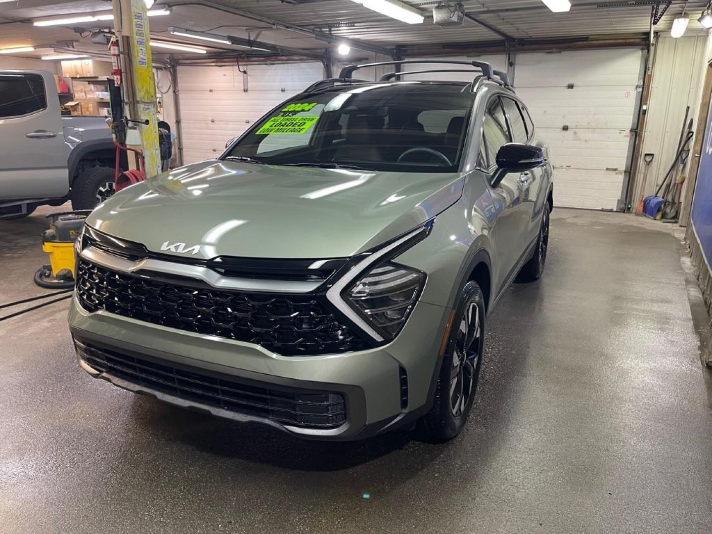 2024 GREEN KIA SPORTAGE X LINE (5XYK6CDF9RG) with an 2.5L engine, Automatic transmission, located at 2525 S. Cushman, Fairbanks, AK, 99701, (907) 452-5707, 64.824036, -147.712311- Photo#1