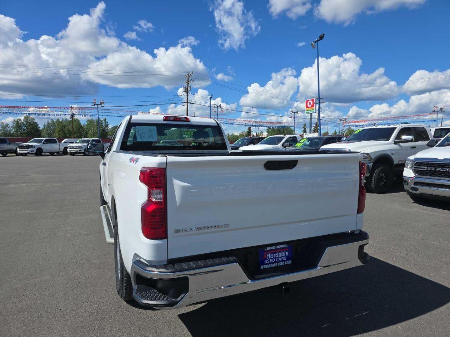 2024 WHITE CHEVROLET SILVERADO 1500 (3GCNDAED2RG) with an 5.3L engine, Automatic transmission, located at 2525 S. Cushman, Fairbanks, AK, 99701, (907) 452-5707, 64.824036, -147.712311 - Photo#4