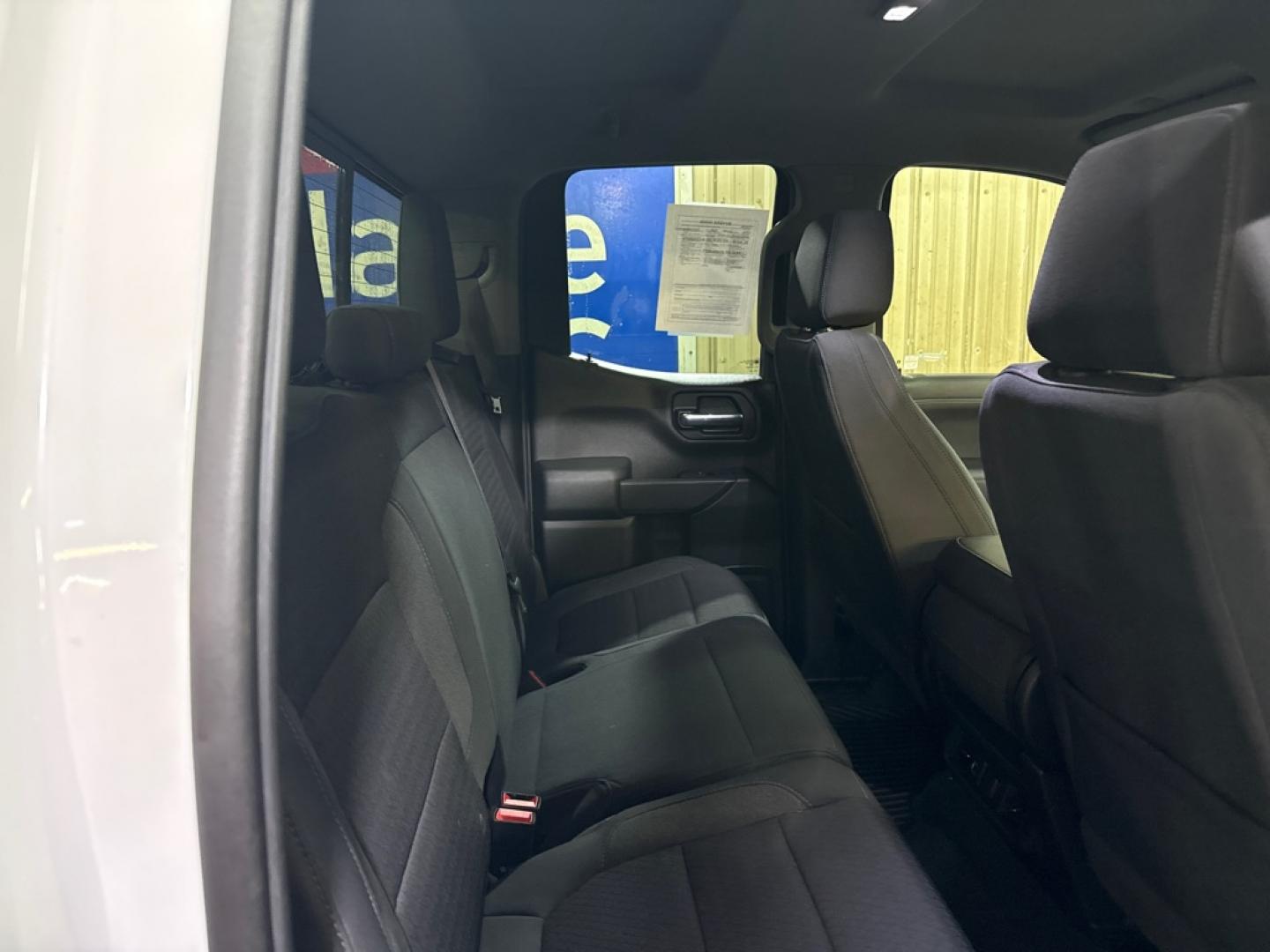 2019 WHITE CHEVROLET SILVERADO 1500 LT (1GCRYDED1KZ) with an 5.3L engine, Automatic transmission, located at 2525 S. Cushman, Fairbanks, AK, 99701, (907) 452-5707, 64.824036, -147.712311- Photo#4