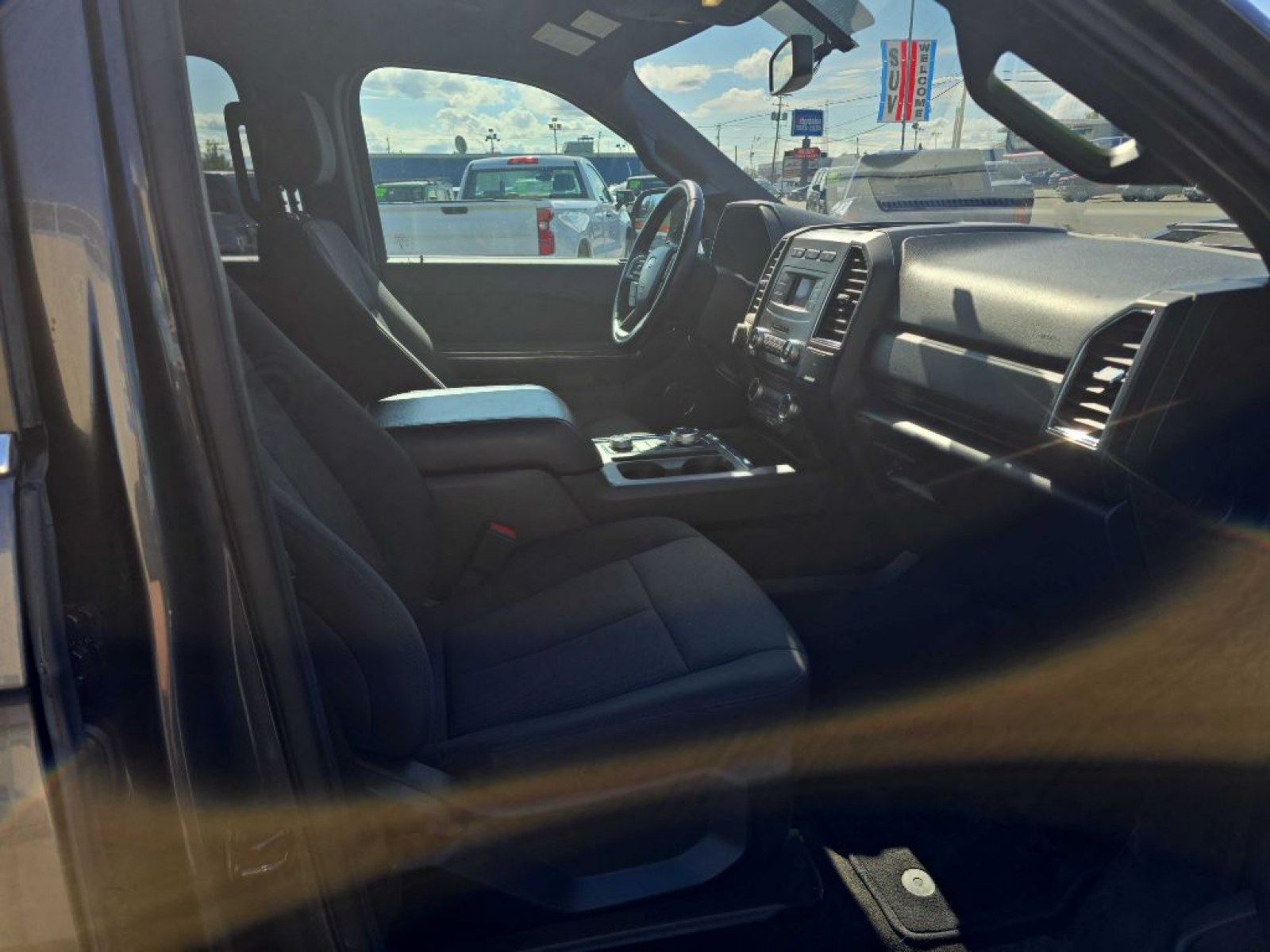 2018 GRAY FORD EXPEDITION XL (1FMJU1GT1JE) with an 3.5L engine, Automatic transmission, located at 2525 S. Cushman, Fairbanks, AK, 99701, (907) 452-5707, 64.824036, -147.712311 - Photo#3