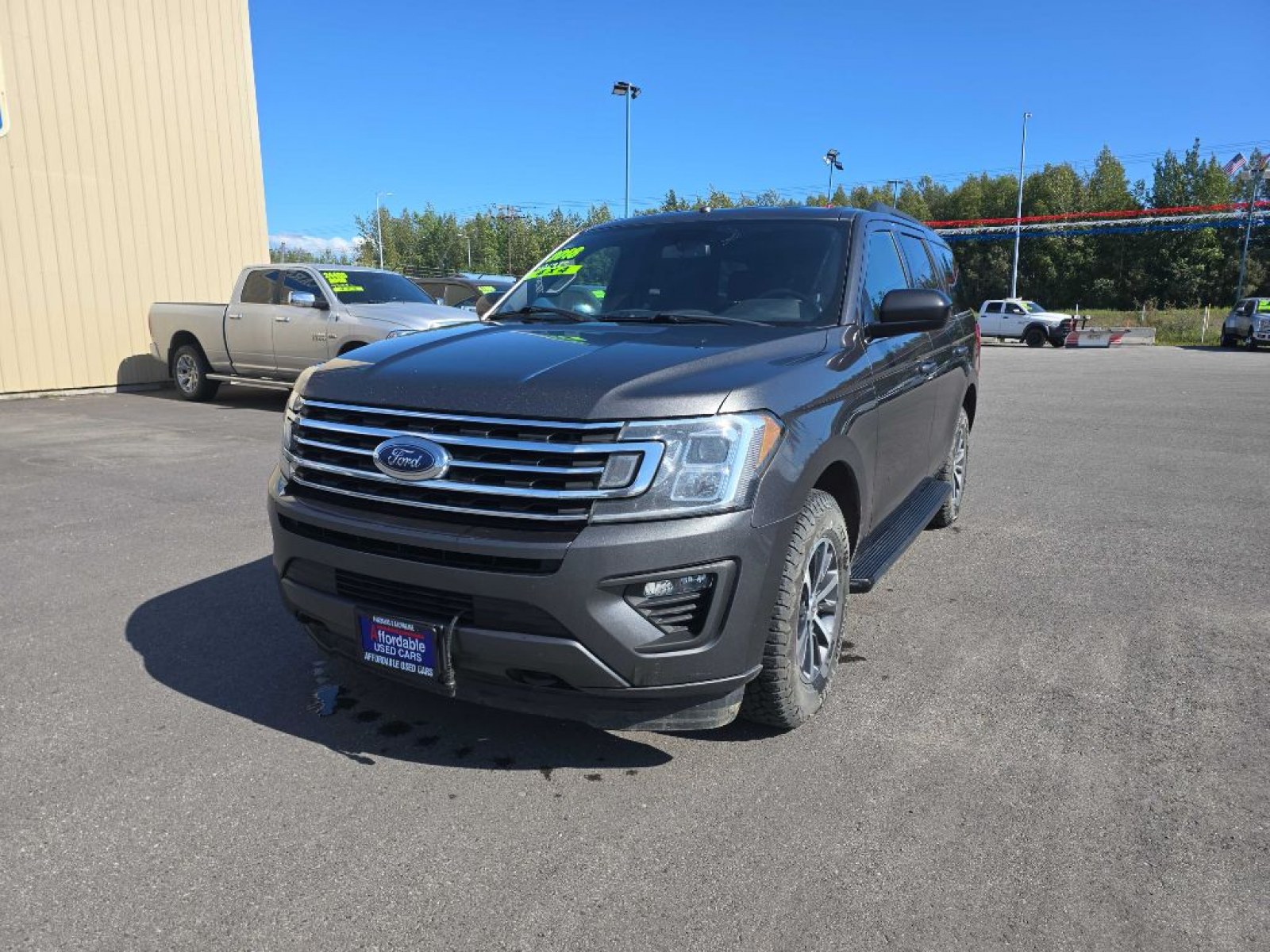2018 GRAY FORD EXPEDITION XL (1FMJU1GT1JE) with an 3.5L engine, Automatic transmission, located at 2525 S. Cushman, Fairbanks, AK, 99701, (907) 452-5707, 64.824036, -147.712311 - Photo#1